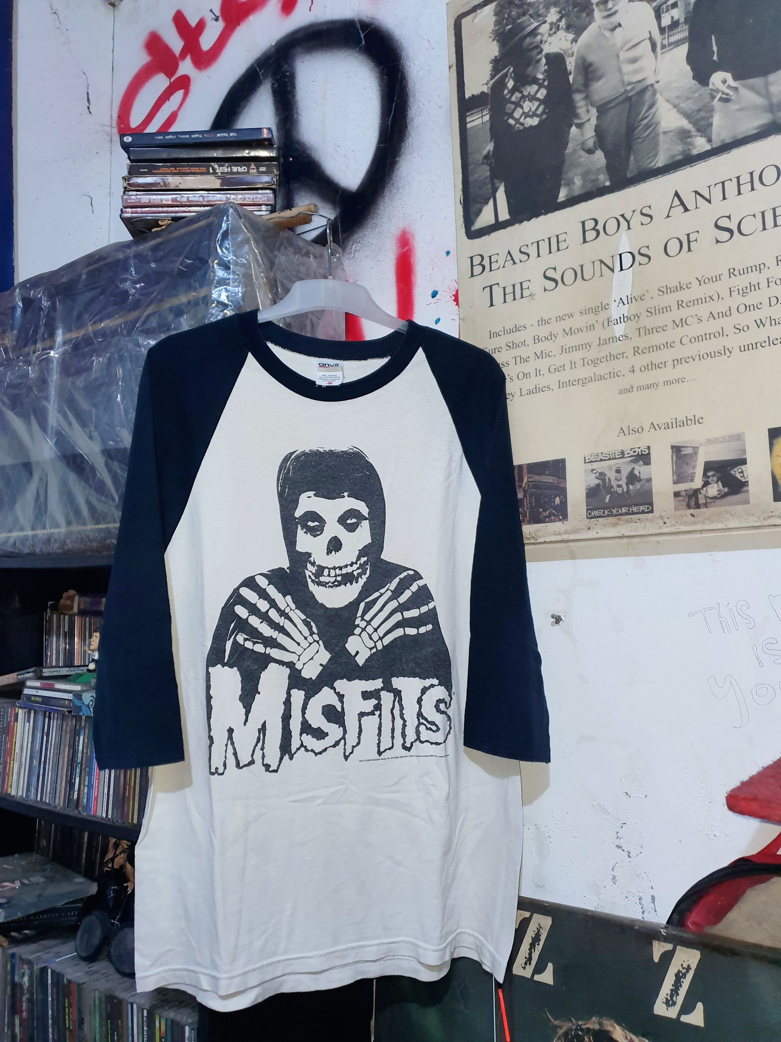 image of Misfits Raglan M in Black White, Men's (Size Medium)