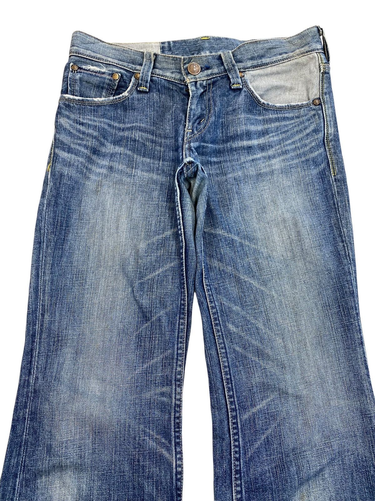 Levi's Levi’s Whiskers Faded Wash Style Flare Jeans Size US 30 / EU 46 - 2 Thumbnail