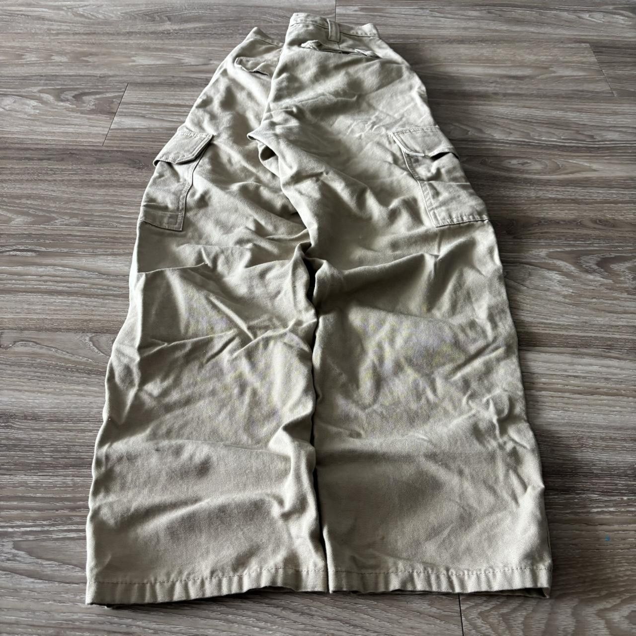 Vintage Crazy Vintage Y2K/2000s Khaki Workwear Essential Cargo Pants! 29x30 Size US 29 - 4 Thumbnail