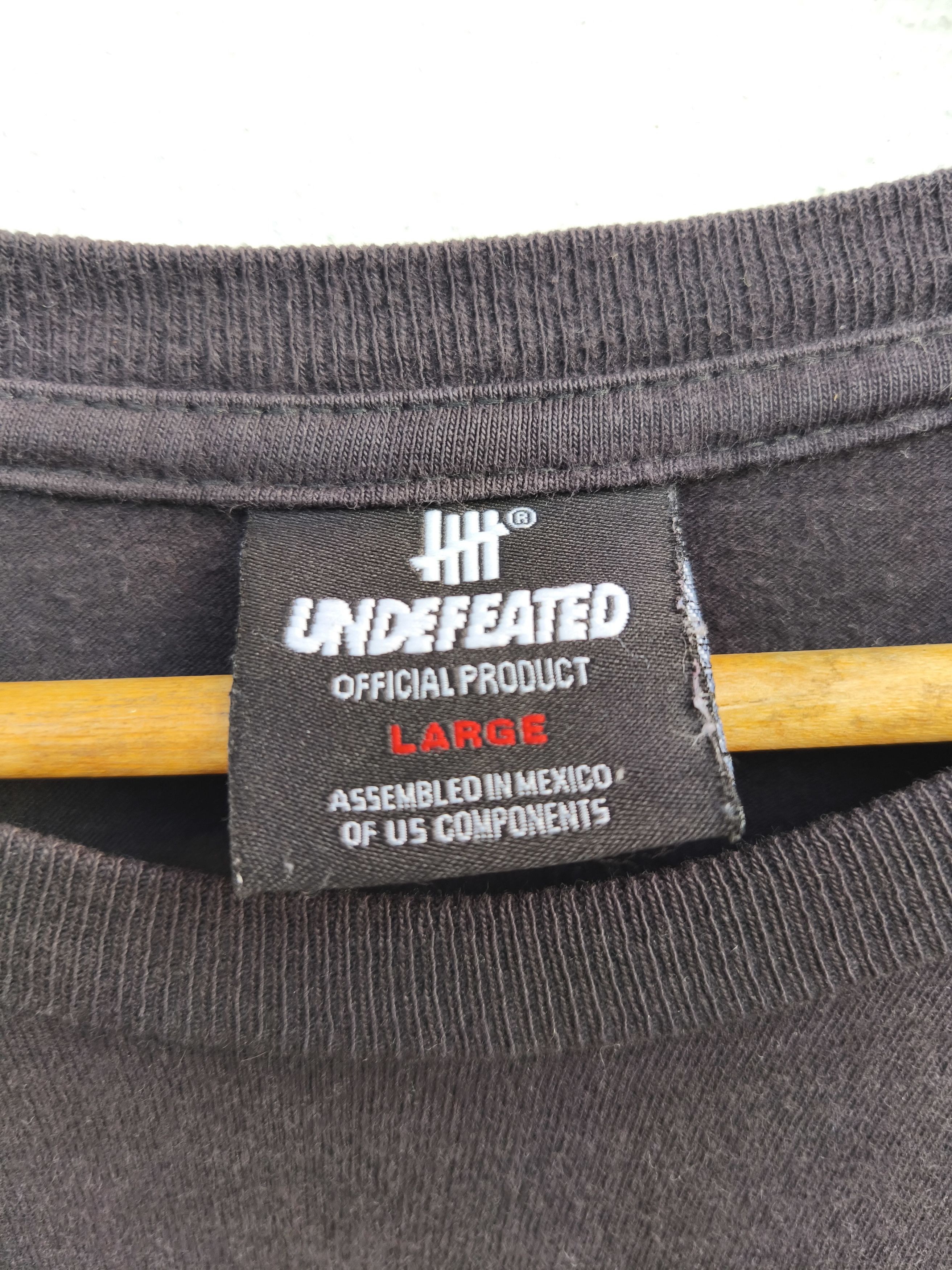 Undefeated Sun Faded Undefeated t shirt long sleeve Size US L / EU 52-54 / 3 - 9 Thumbnail