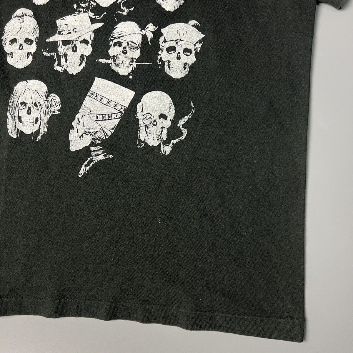 Vintage Vintage Fashion Victim Skulls Faces Single Stitch Tees Size US S / EU 44-46 / 1 - 5 Thumbnail
