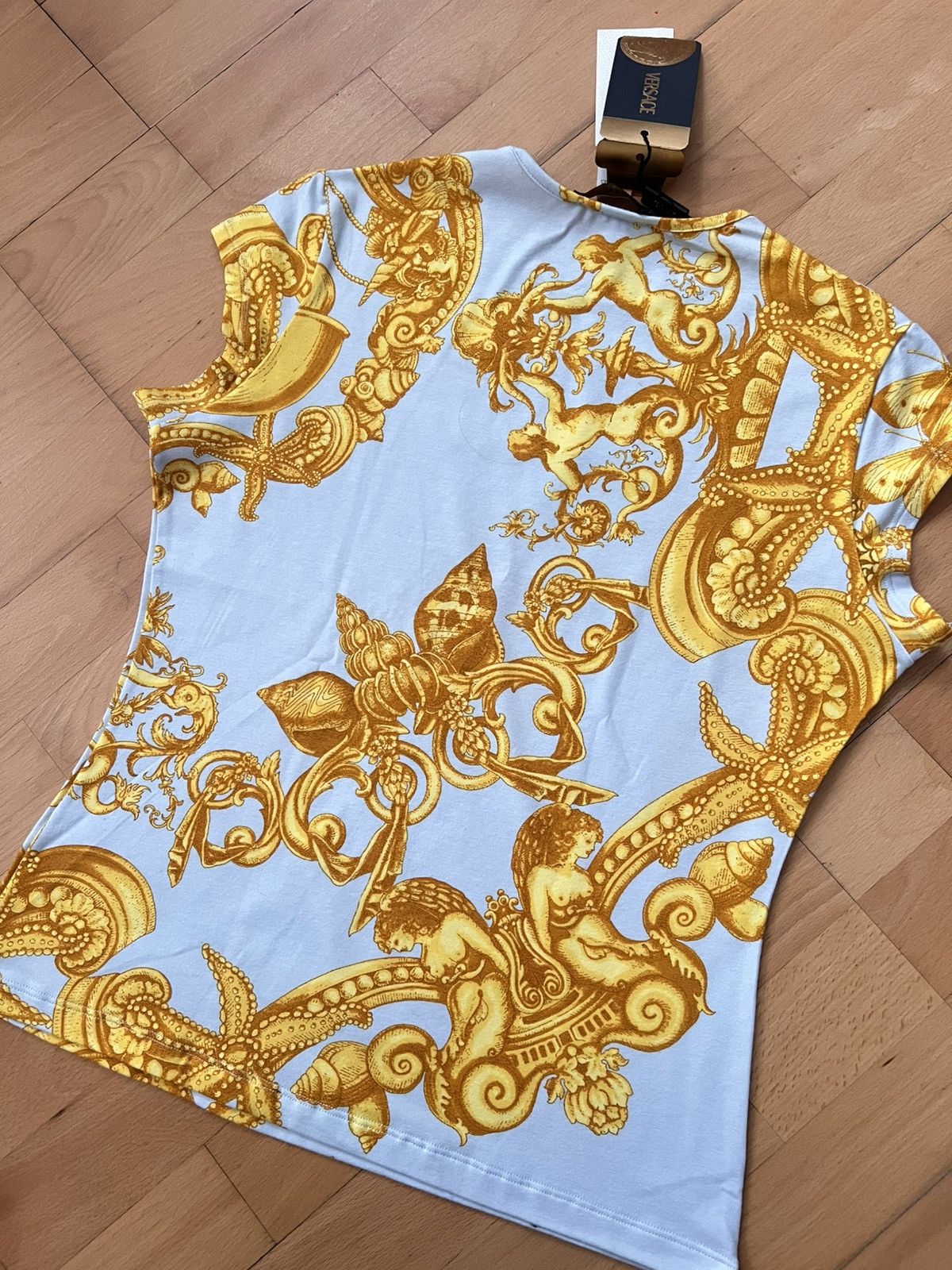 Versace Deadstock Versace t-shirt golden pattern Size M / US 6-8 / IT 42-44 - 6 Thumbnail
