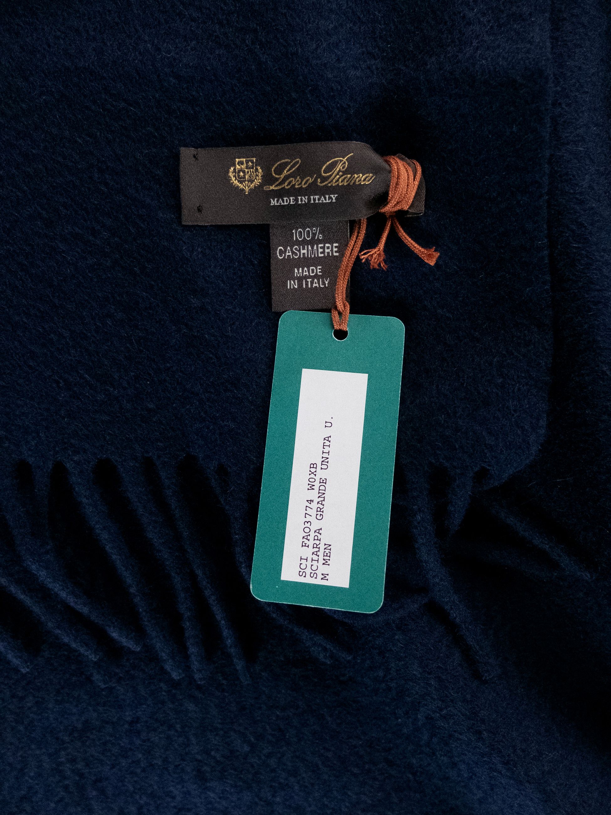 Loro Piana LORO PIANA solid navy blue pure cashmere classic scarf Size ONE SIZE - 5 Thumbnail