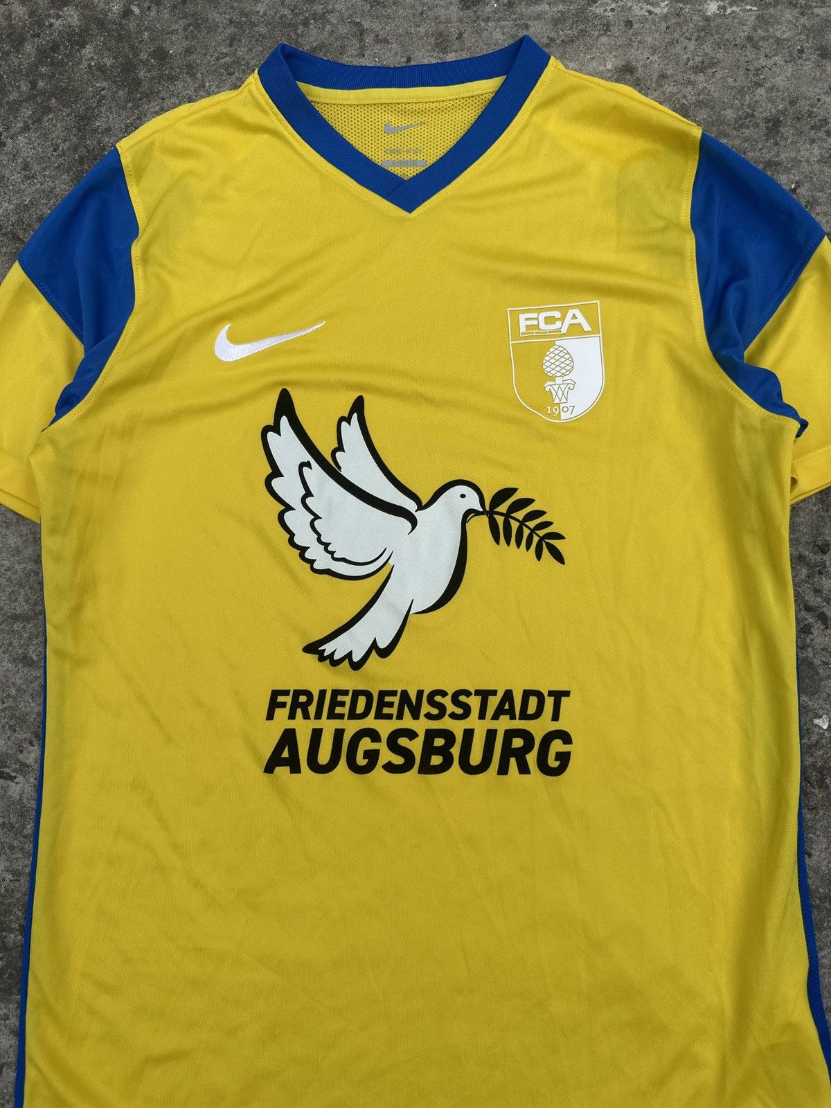 Nike Nike Augsburg Soccer Jersey Streetwear Style Rare Casual S Size US M / EU 48-50 / 2 - 2 Thumbnail