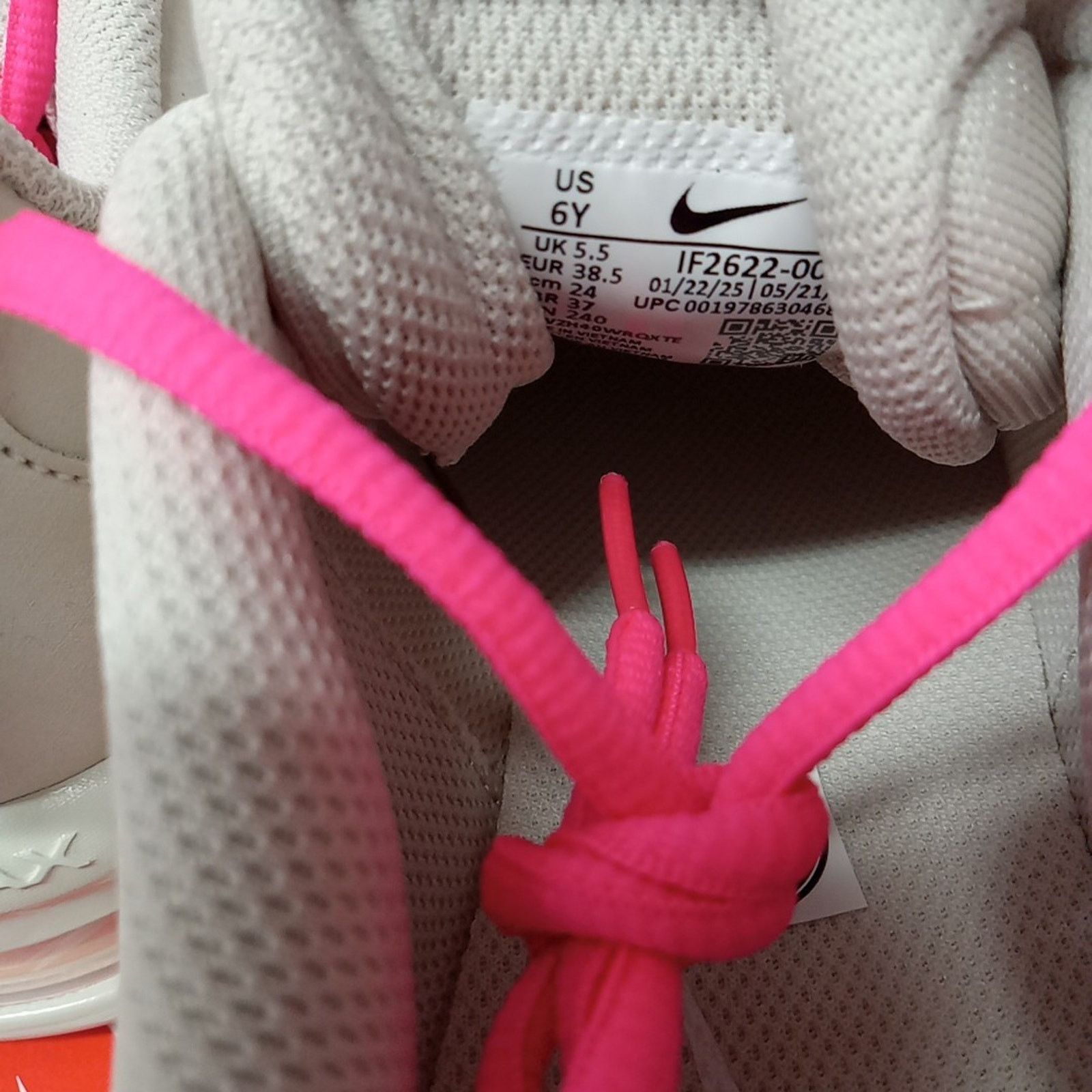 Nike Nike Air Max Fire Girl Size 6Y Women 7.5 Pink/Light Bone NEW Size US 7.5 / IT 37.5 - 6 Thumbnail