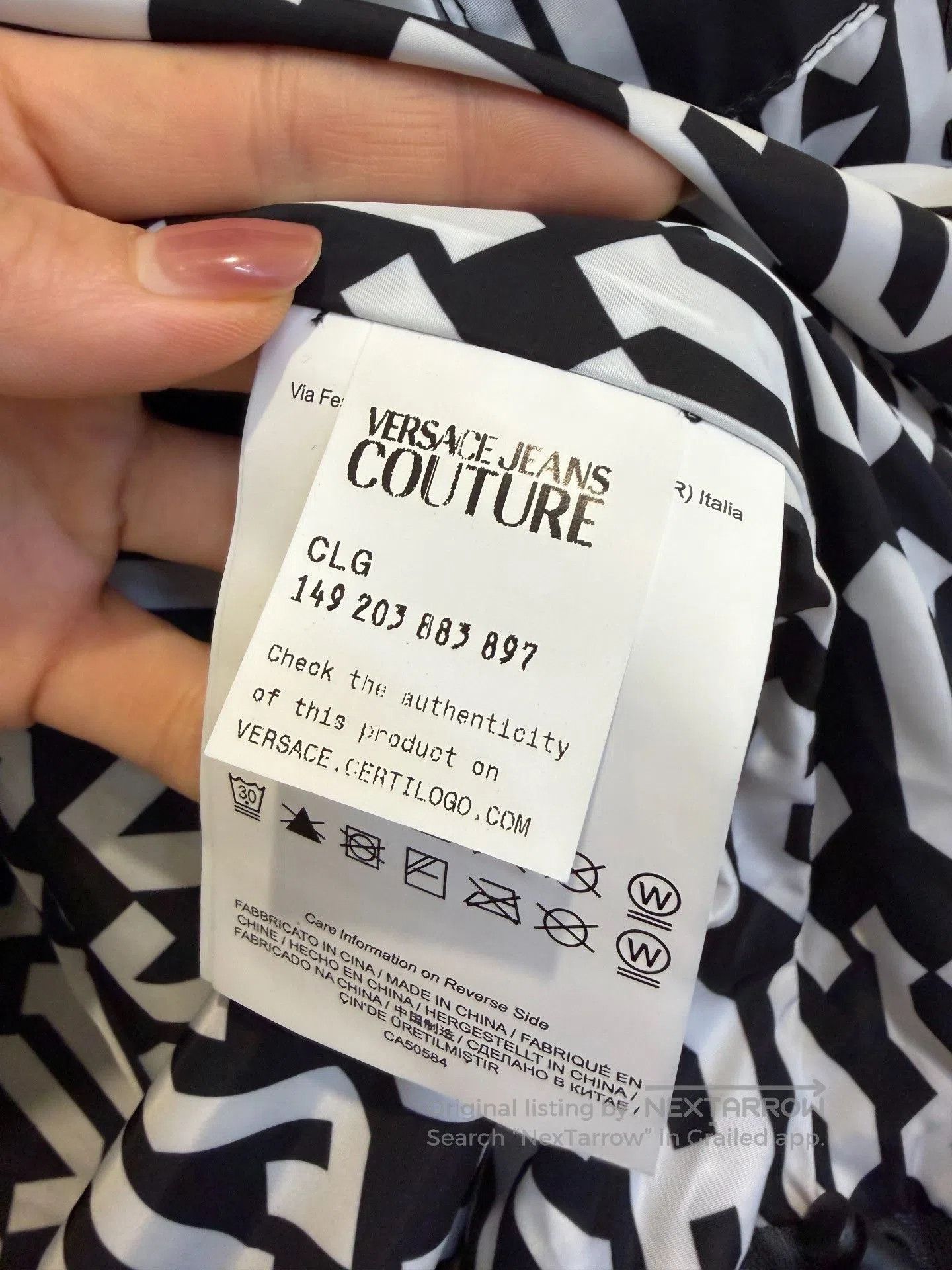 Versace Jeans Couture VERSACE JEANS COUTURE Hooded Down Jacket. Size US M / EU 48-50 / 2 - 6 Thumbnail