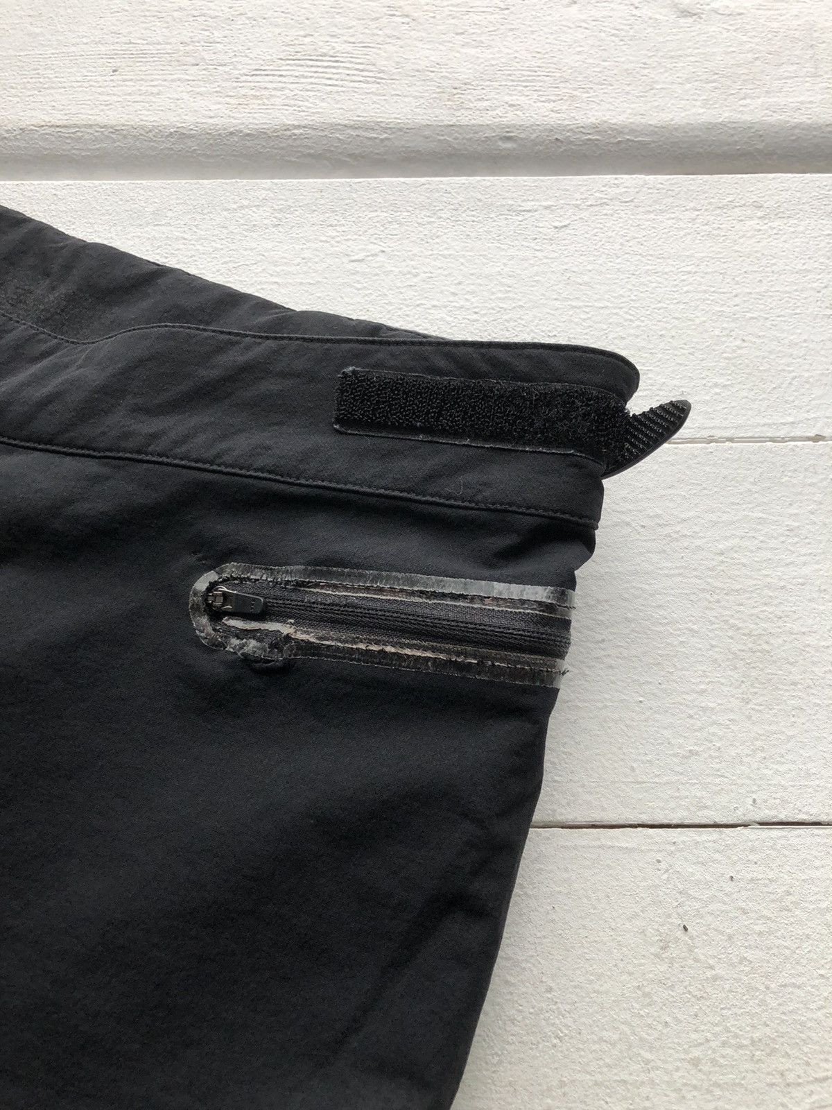 Oakley × Vintage Vintage 2000’s Oakley Software Cargo Tactical Shorts M-L Size US 34 / EU 50 - 7 Thumbnail