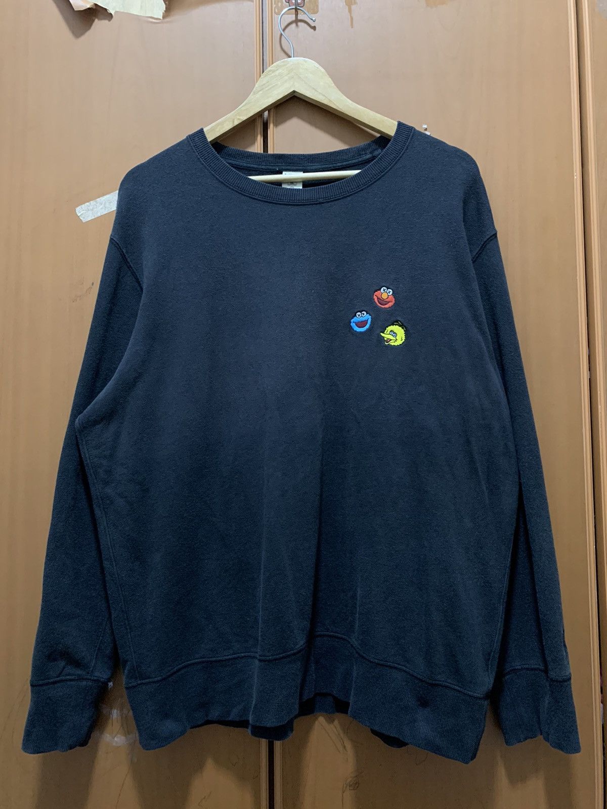 Kaws × Uniqlo Uniclo X Kaws X Sesame Street Sun Faded Sweatshirt Size US XXL / EU 58 / 5 - 1 Thumbnail