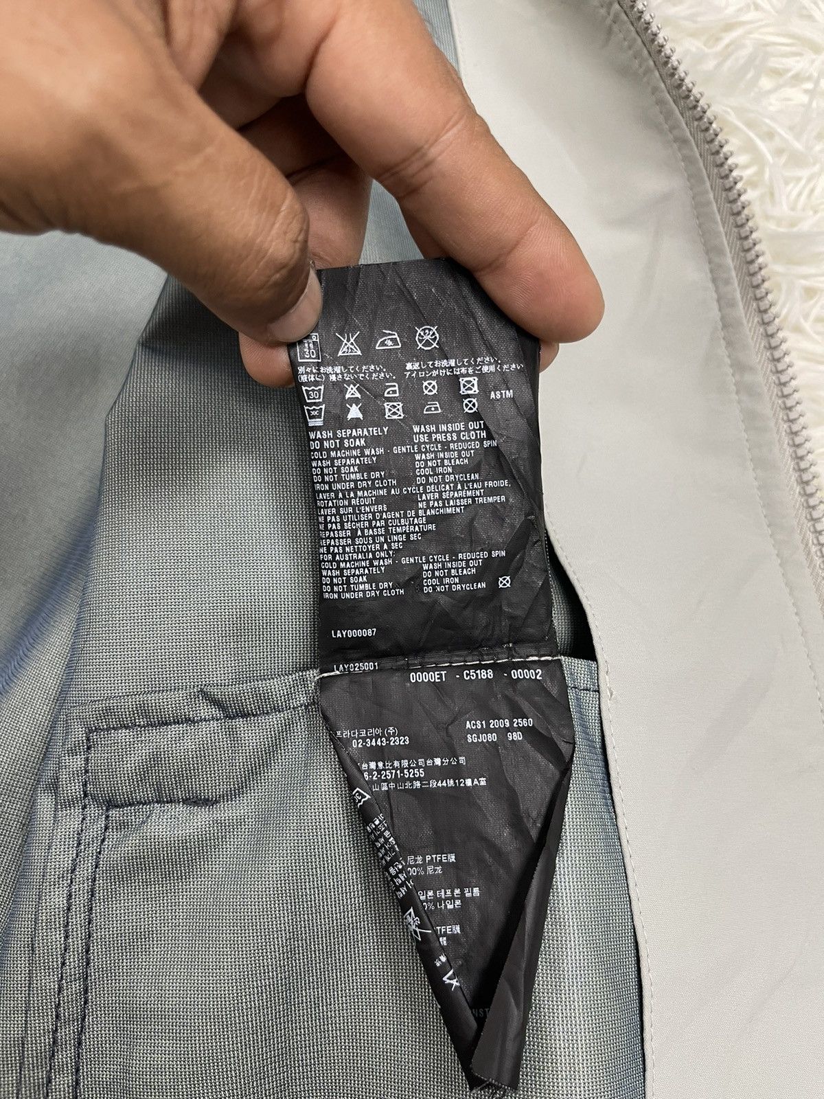 Prada Prada Nylon Shell Gore-Tex Windstopper Jacket 2009 Grey Size US M / EU 48-50 / 2 - 13 Thumbnail