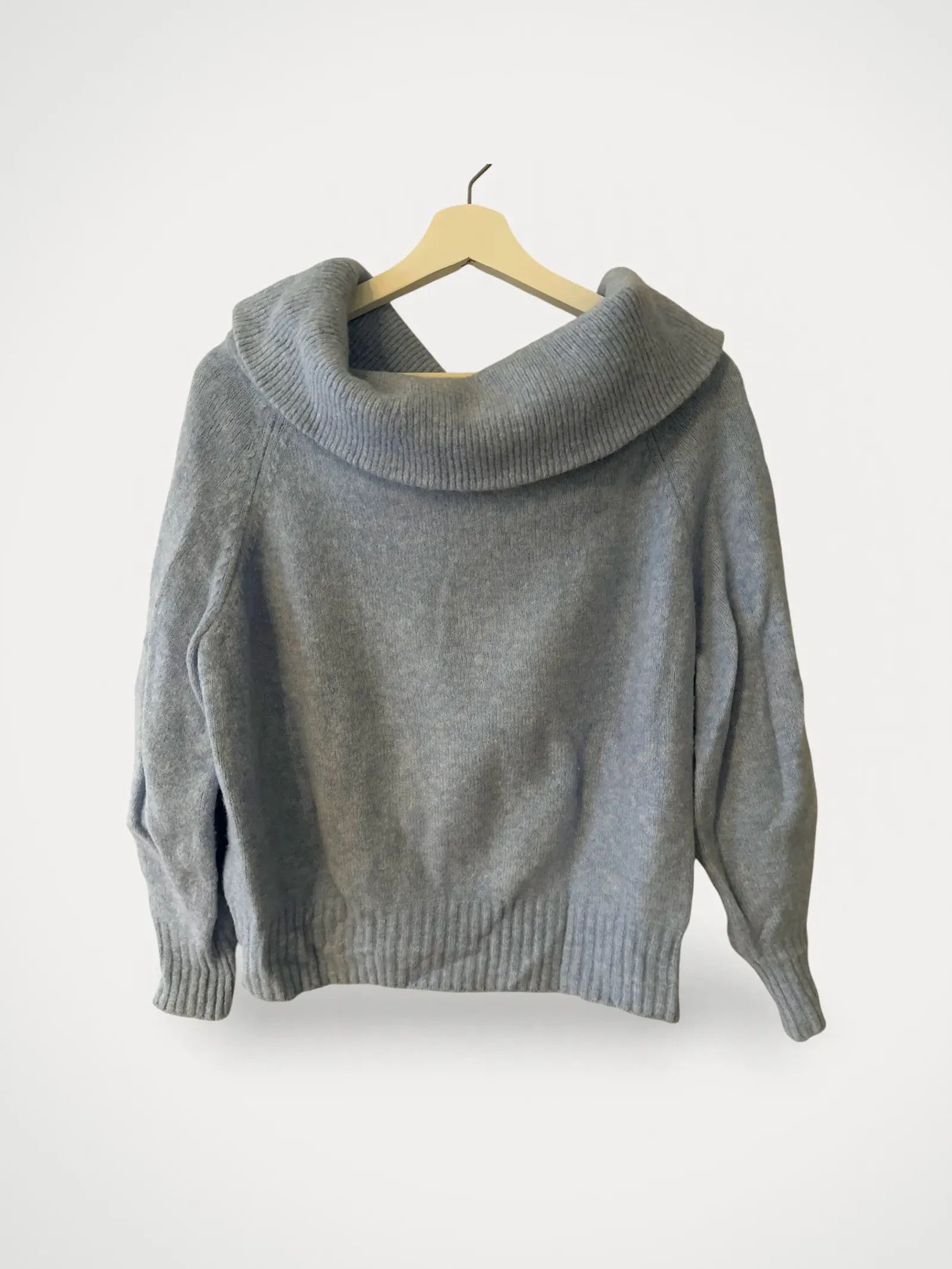 H&M H&M Sweater Size S / US 4 / IT 40 - 1 Thumbnail
