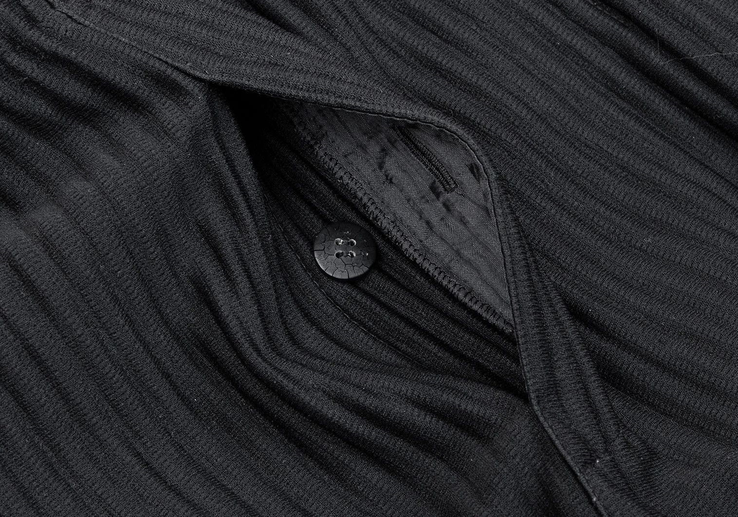 Issey Miyake Cropped Pleated Pants in Black Size US 32 / EU 48 - 5 Thumbnail