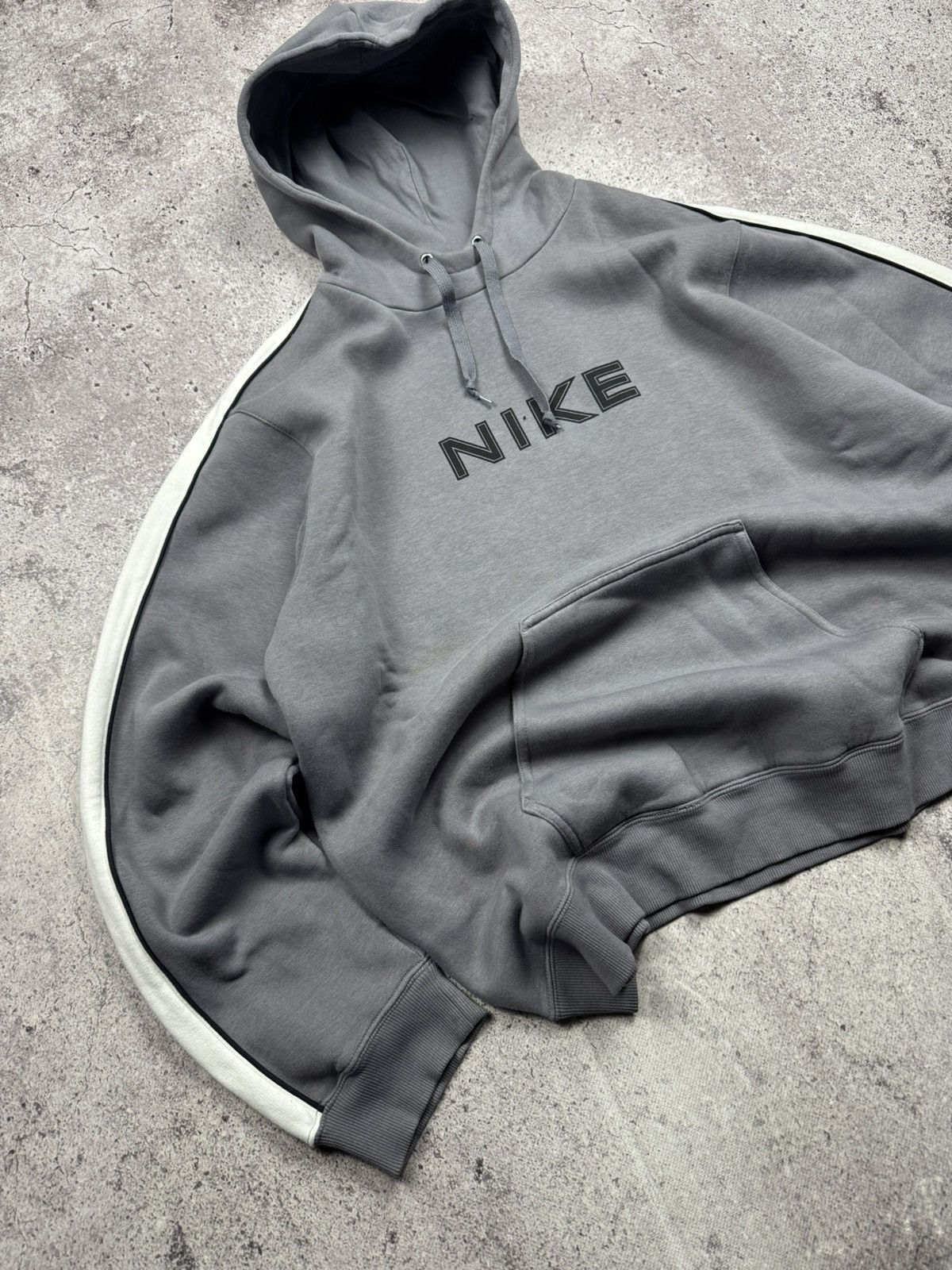 Nike Vintage Nike Big Spellout Logo Hoodie Y2K Drill Japanesse Size US L / EU 52-54 / 3 - 1 Thumbnail