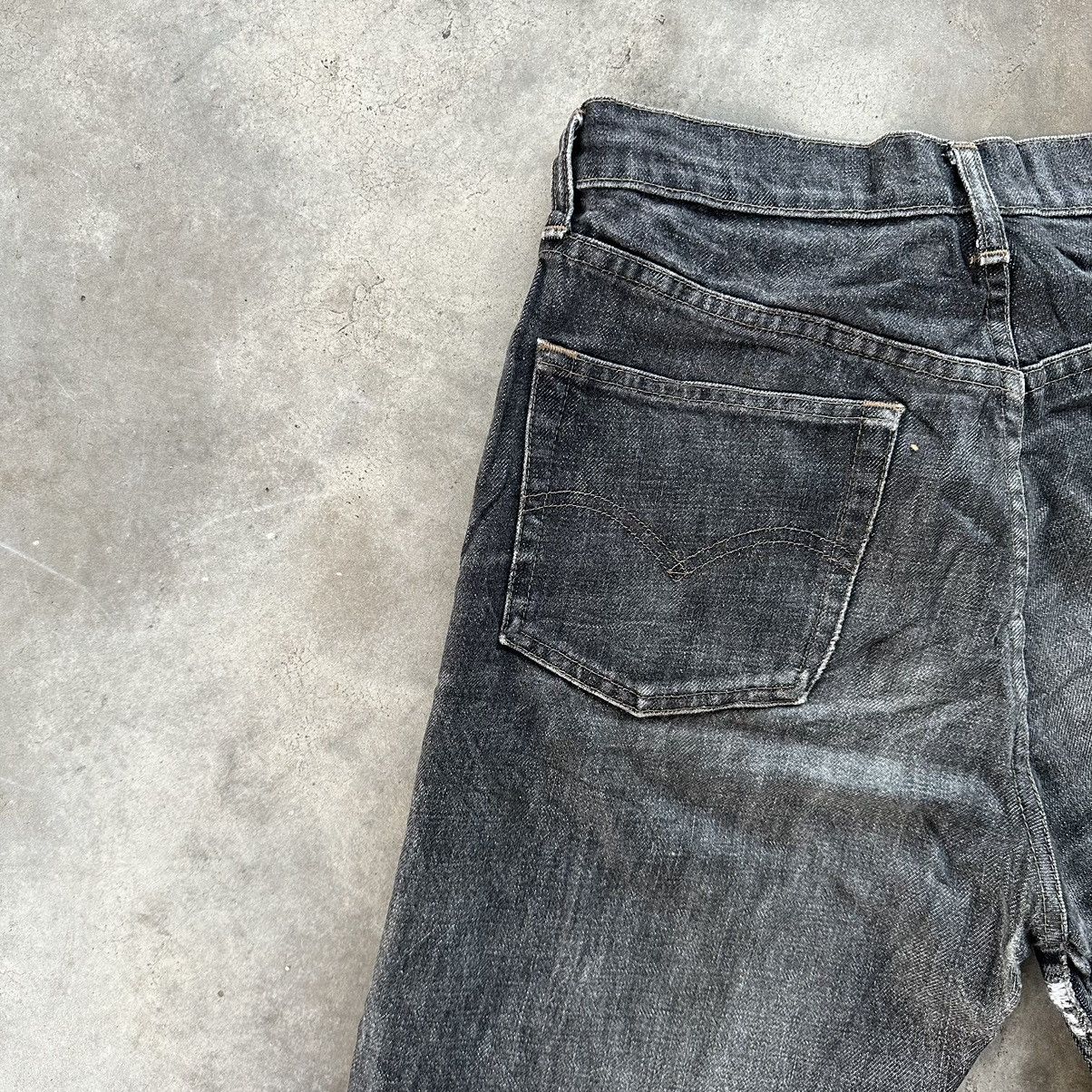 Levi's Vintage Levi’s Black Faded Jean Distressed Denim Pant W29 Size US 29 - 13 Thumbnail