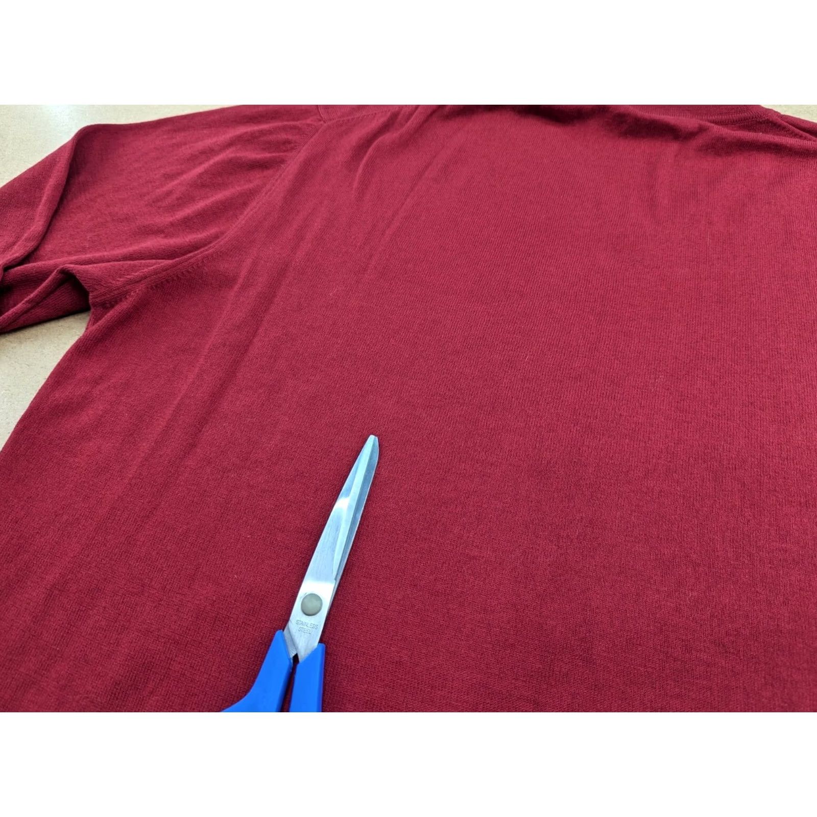 Yves Saint Laurent VINTAGE Yves Saint Lauren Sweater Mens L Red Cotton V-Neck Jumper Knit Pullover Size US L / EU 52-54 / 3 - 2 Thumbnail