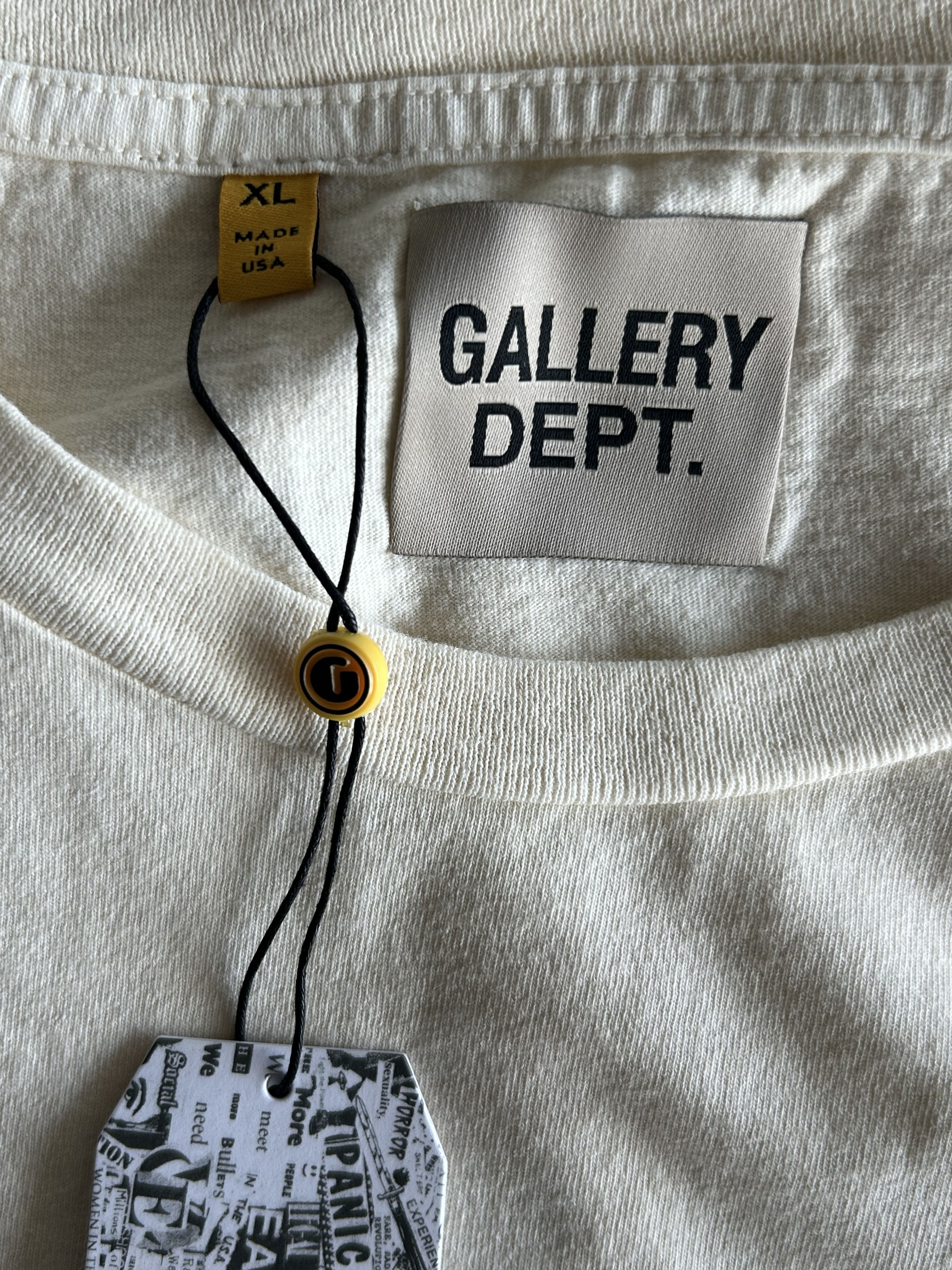 Gallery Dept. Gallery Dept Cream & Black Gym T-Shirt Size US S / EU 44-46 / 1 - 3 Thumbnail