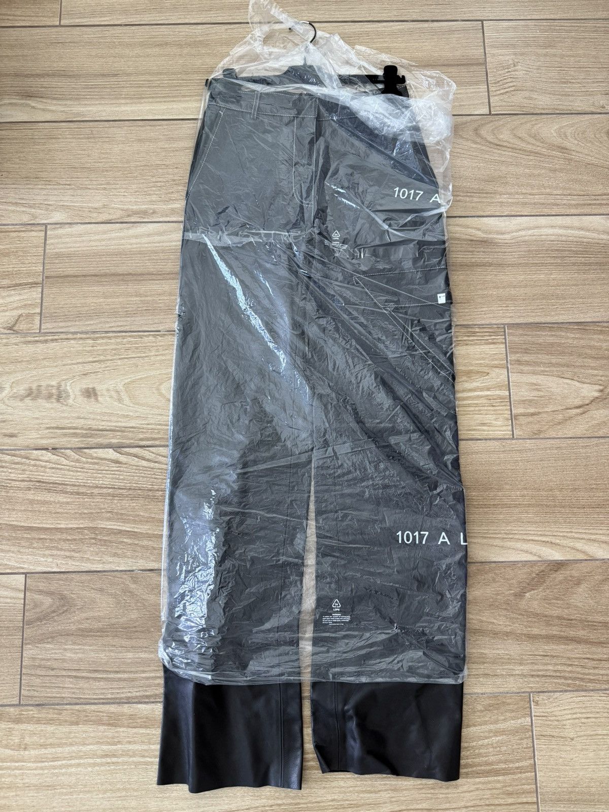 1017 ALYX 9SM 1017 Alyx 9sm Leather Pants Size 28" / US 6 / IT 42 - 11 Thumbnail