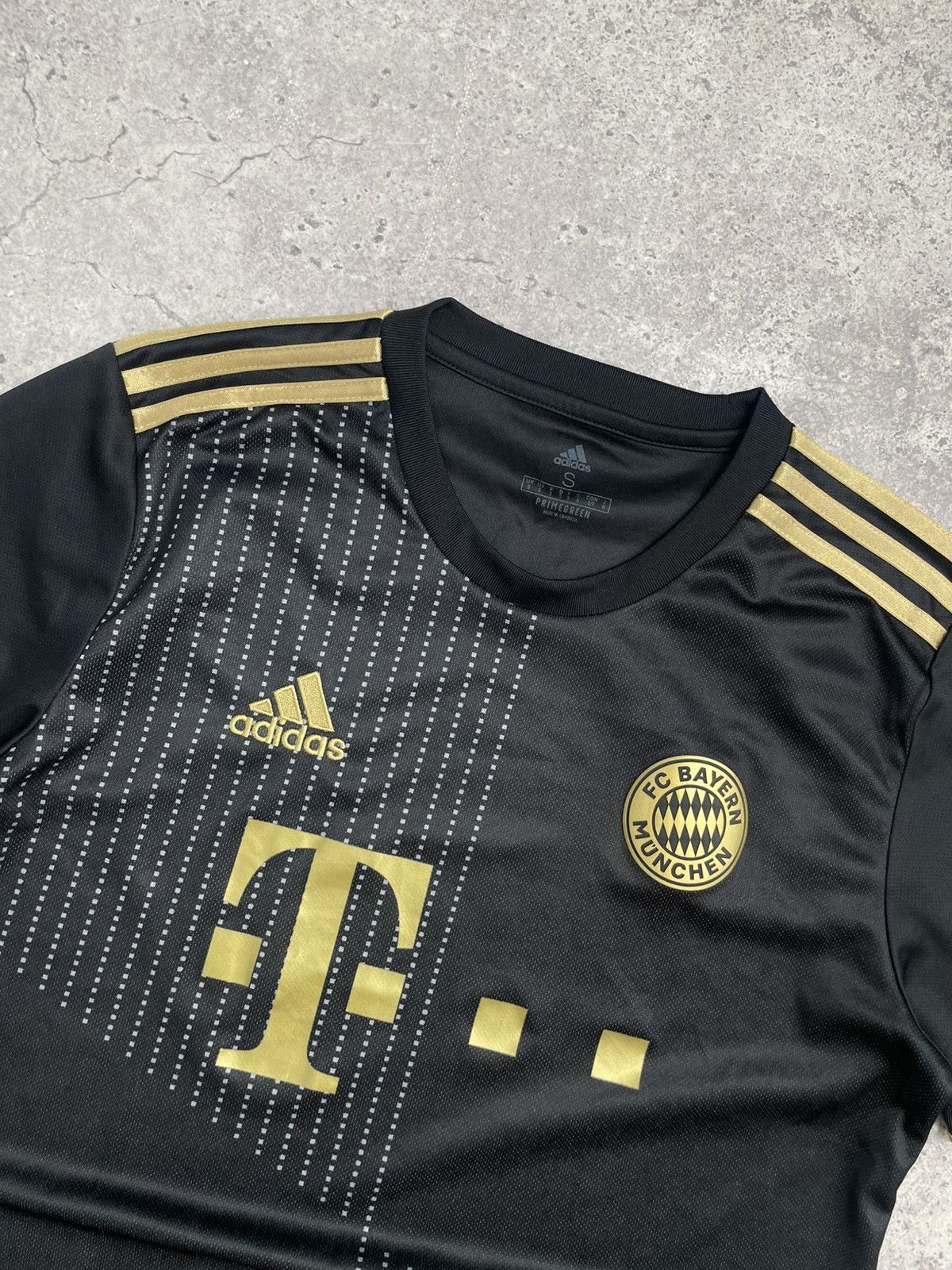 Adidas FC Bayern Munich 2021 2022 away soccer shirt jersey kit Size US S / EU 44-46 / 1 - 4 Thumbnail