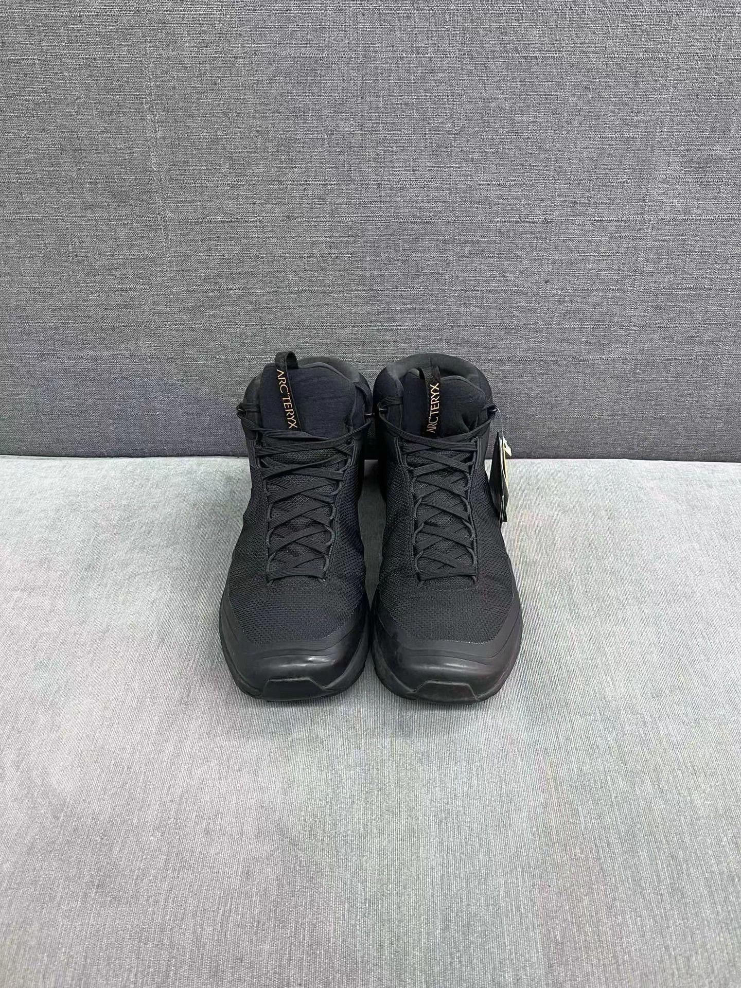 Arc'teryx Arcteryx Aerios FL 2 Mid Hiking Boots Black Gold 41.5 98New Size US 8.5 / EU 41-42 - 2 Thumbnail