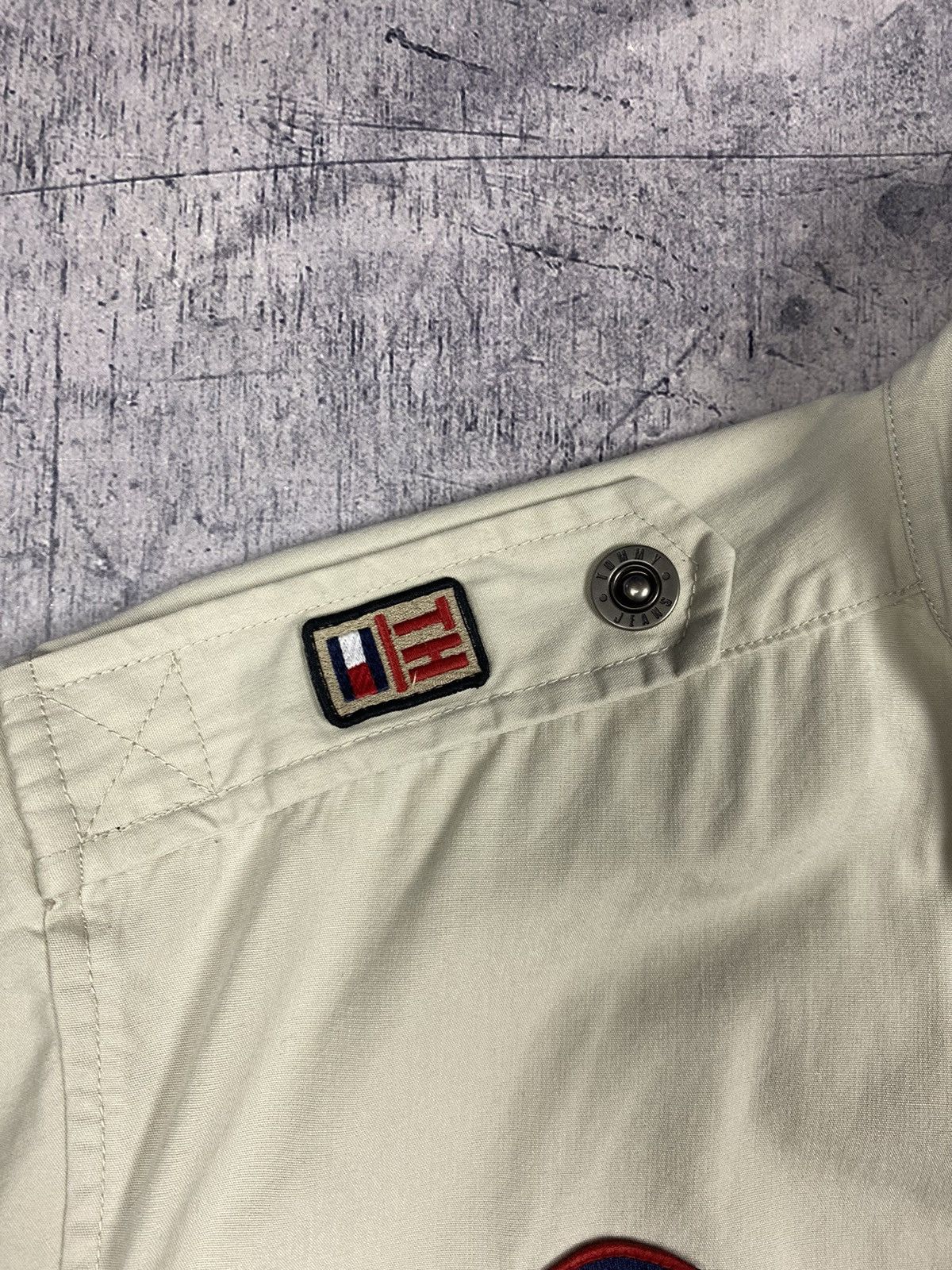 Designer × Tommy Hilfiger × Vintage Vintage Tommy Hilfiger Designer Button Up Shirt Size M Size US M / EU 48-50 / 2 - 5 Thumbnail