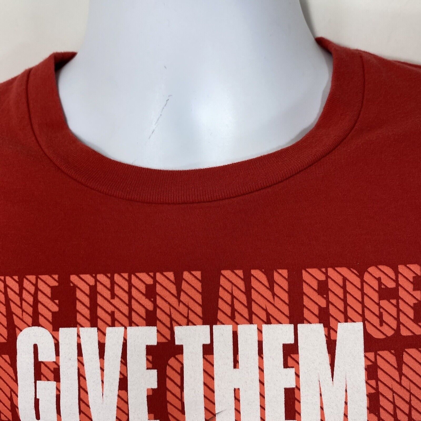 Under Armour Under Armour Small Loose Fit Graphic T Shirt Give Them Edge Size S / US 4 / IT 40 - 2 Thumbnail