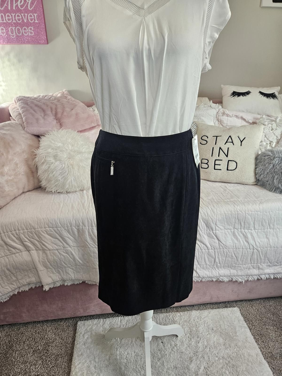 Designer Nwt Doncaster Elegant Black Suede Like Skirt with Zip Detail Size 30" / US 8 / IT 44 - 1 Thumbnail