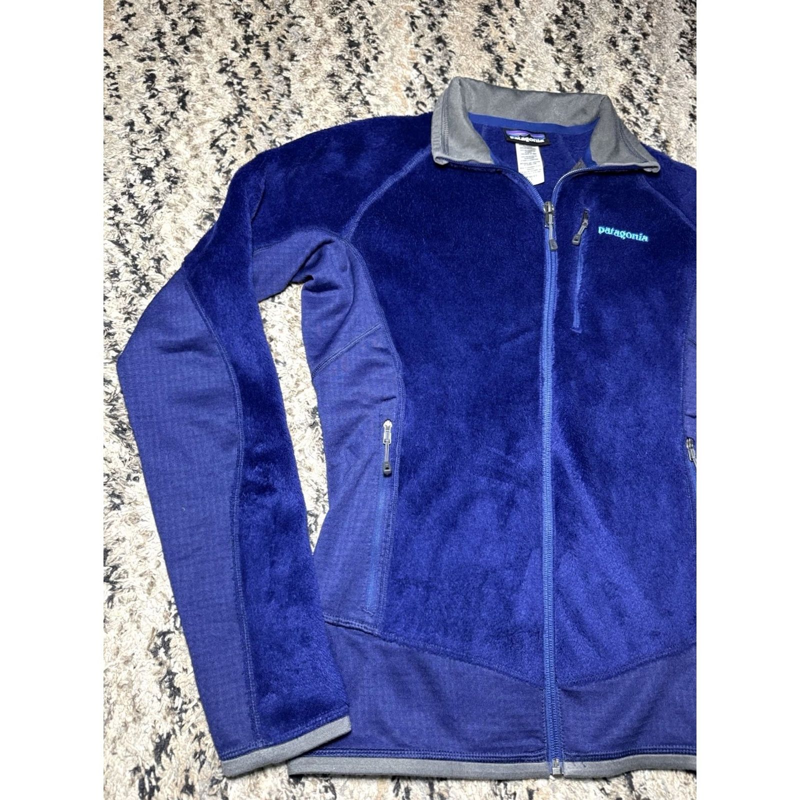 Patagonia VINTAGE Patagonia R2 Fleece Grid Waffle Jacket Blue Full Zip Small Purple Womens Jacket Size S / US 4 / IT 40 - 3 Thumbnail