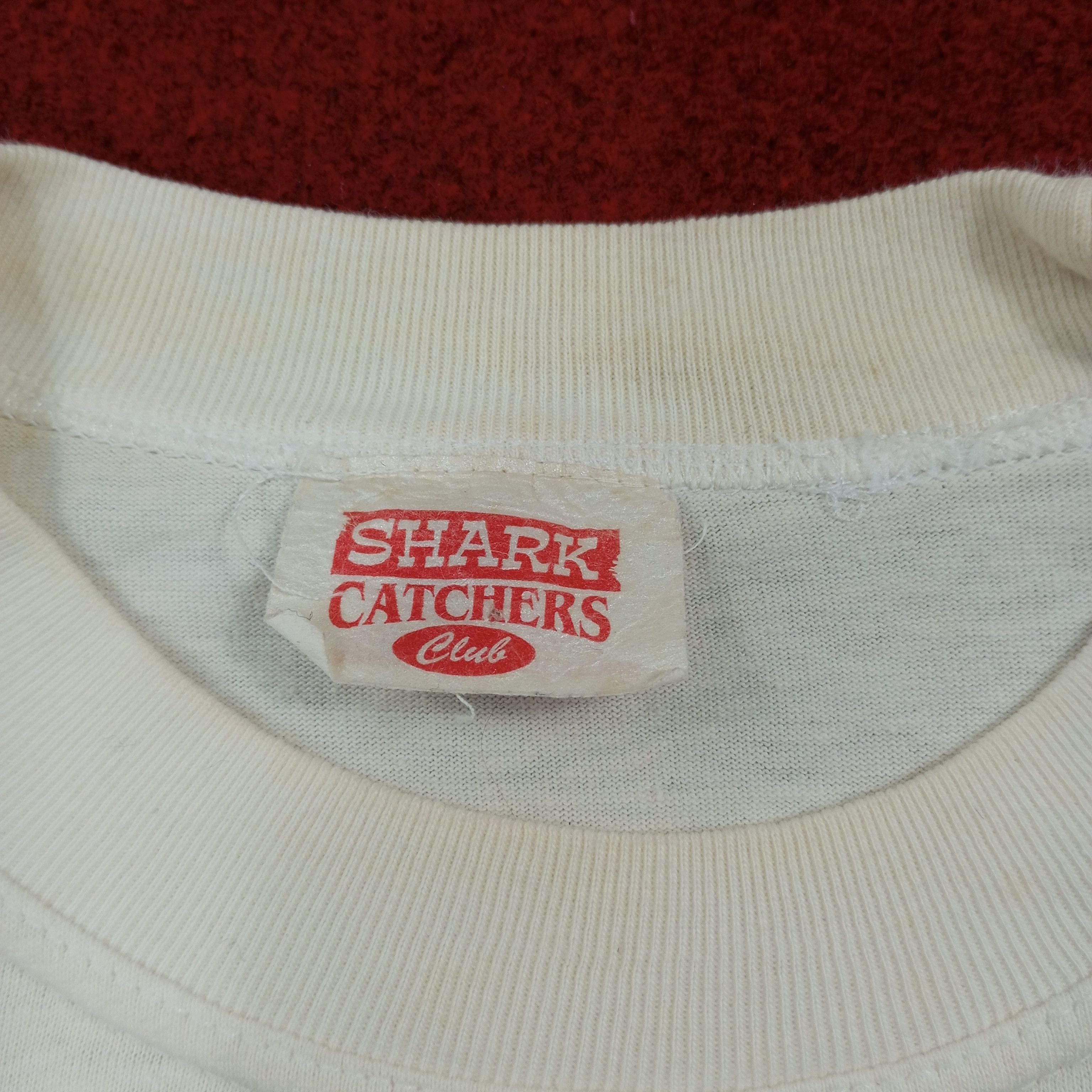 Vintage Shark Attack Shark Catchers Club Australia Vintage Tshirt Size US L / EU 52-54 / 3 - 10 Thumbnail