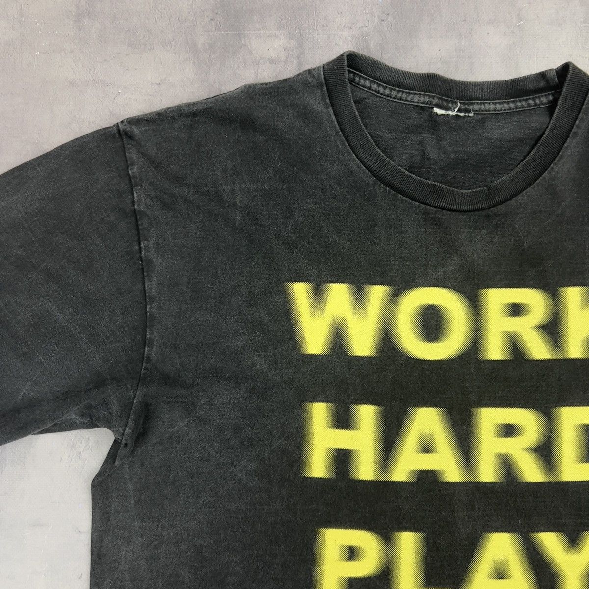 Other Rare! Vintage Work Hard Play Hard 3D Logo Tee 00s Size US L / EU 52-54 / 3 - 3 Thumbnail