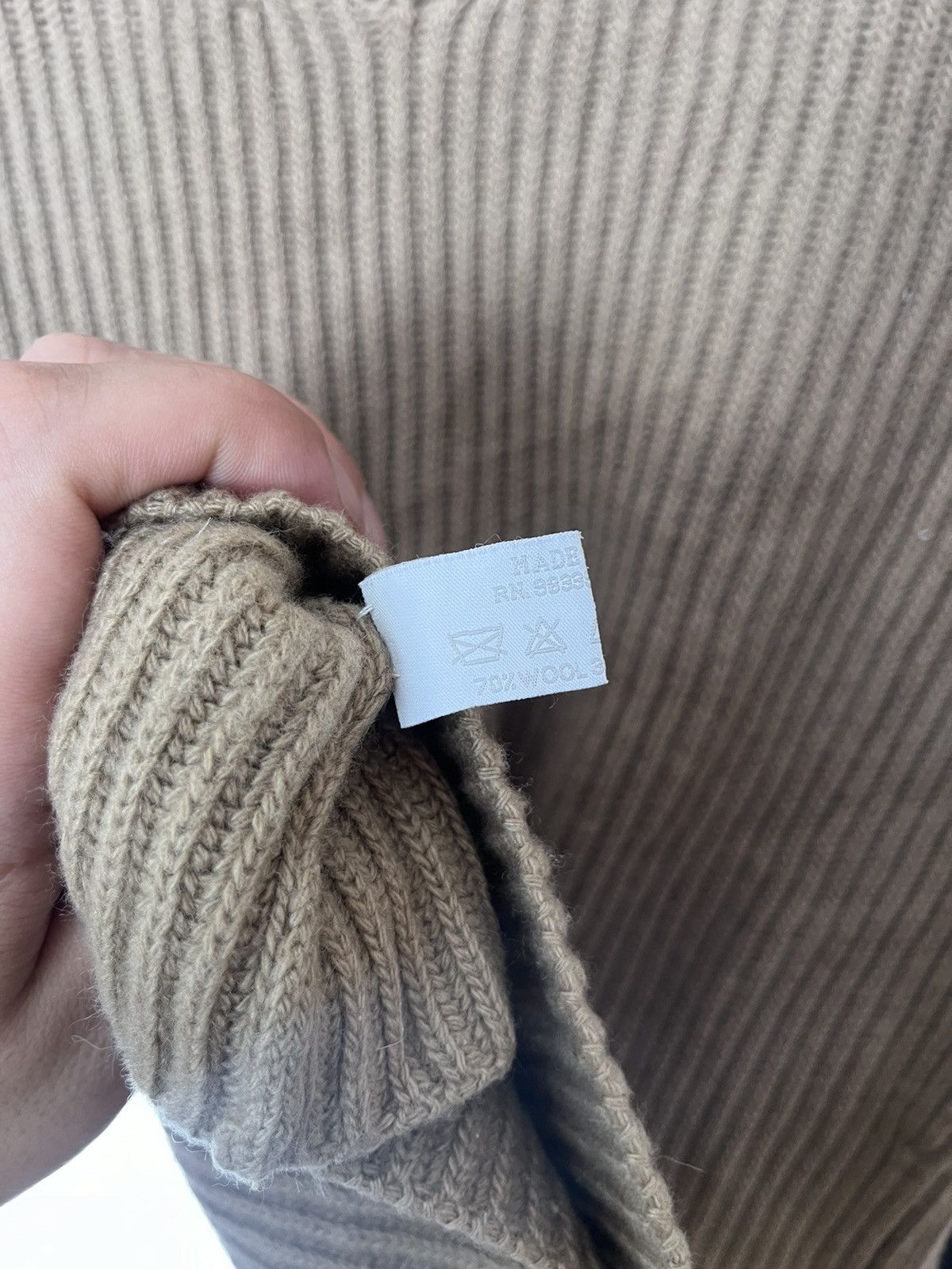 Prada Prada Virgin Wool/Cashmere V-Neck Crop Ribbed Knit Sweater Size L / US 10 / IT 46 - 6 Thumbnail