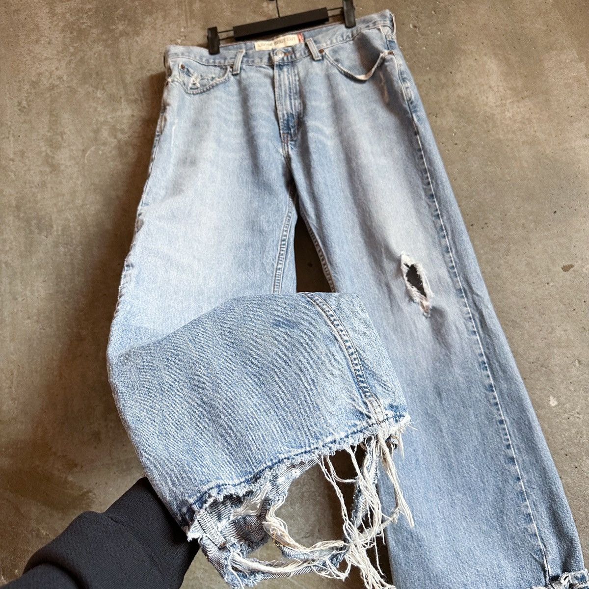 Levi's Levi’s 567 DESTROYED Hem Baggy Denim Size US 34 / EU 50 - 1 Thumbnail