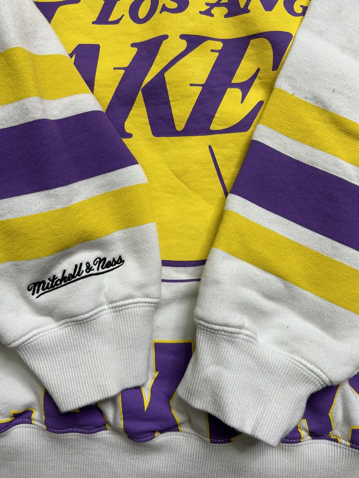 Mitchell & Ness × NBA × Vintage Y2K Mitchell and Ness Los Angeles Lakers Crewneck Size US S / EU 44-46 / 1 - 3 Thumbnail