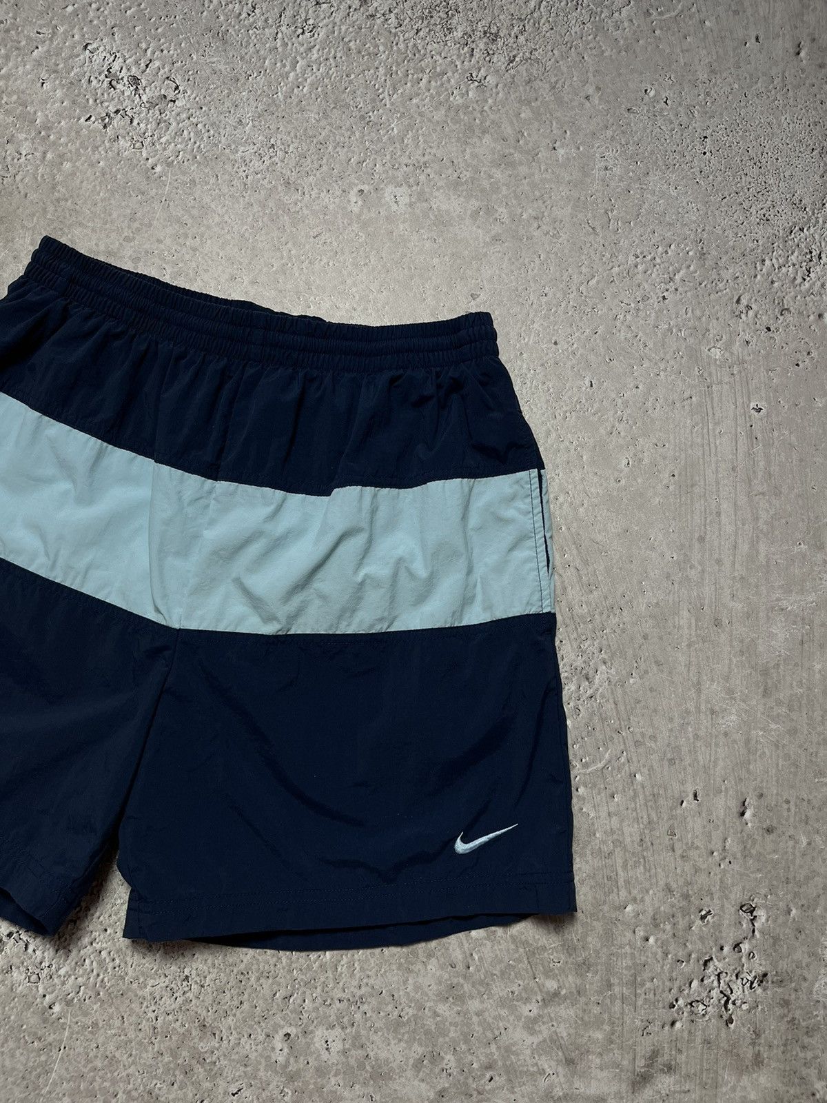 Japanese Brand × Nike × Vintage Y2k Vintage Shorts Nike Big Swoosh Size US 34 / EU 50 - 2 Thumbnail
