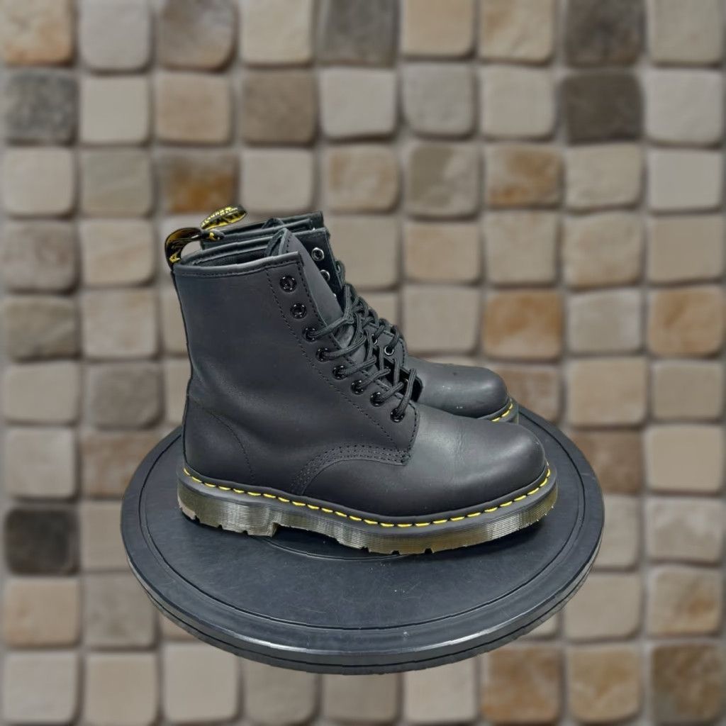 Dr. Martens Dr. Martens Black Harrisland Leather Boots EUC  display picture 2