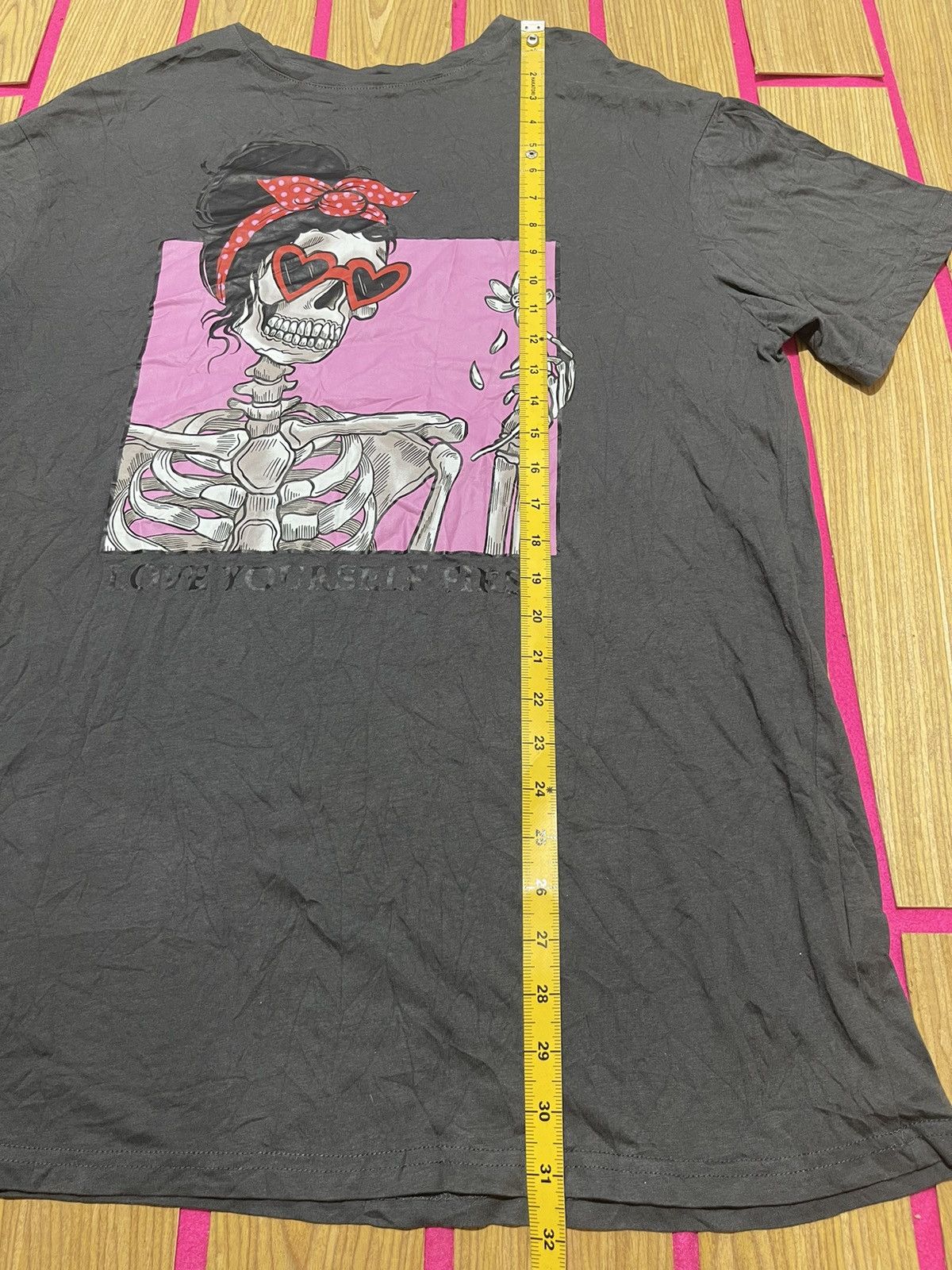 If Six Was Nine Y2K SHEIN short sleeve tshirt picture skull beauty Size US M / EU 48-50 / 2 - 7 Thumbnail