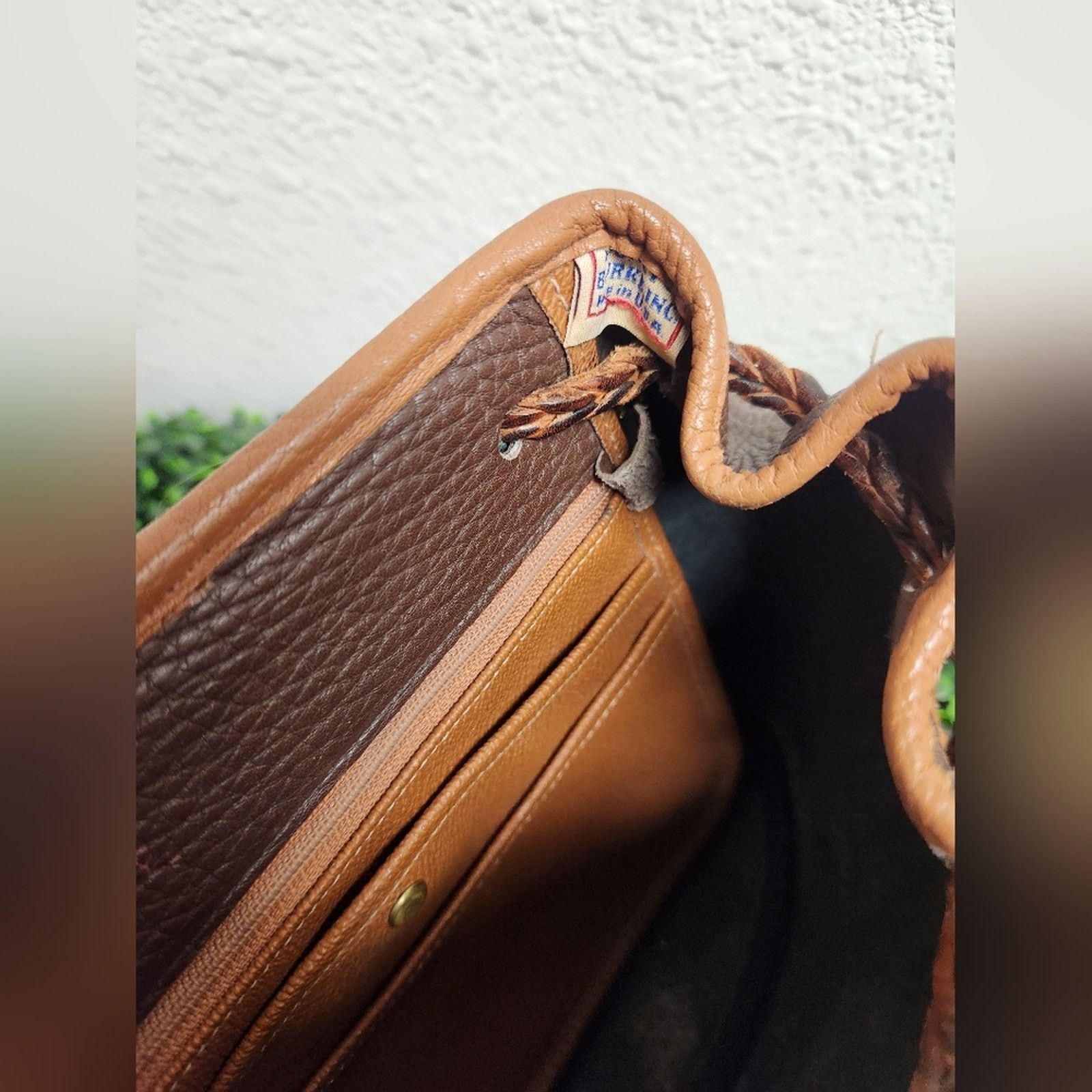 Dooney & Bourke Dooney & Bourke Teton Drawstring saddle Pebbled crossbody. Size ONE SIZE - 15 Thumbnail