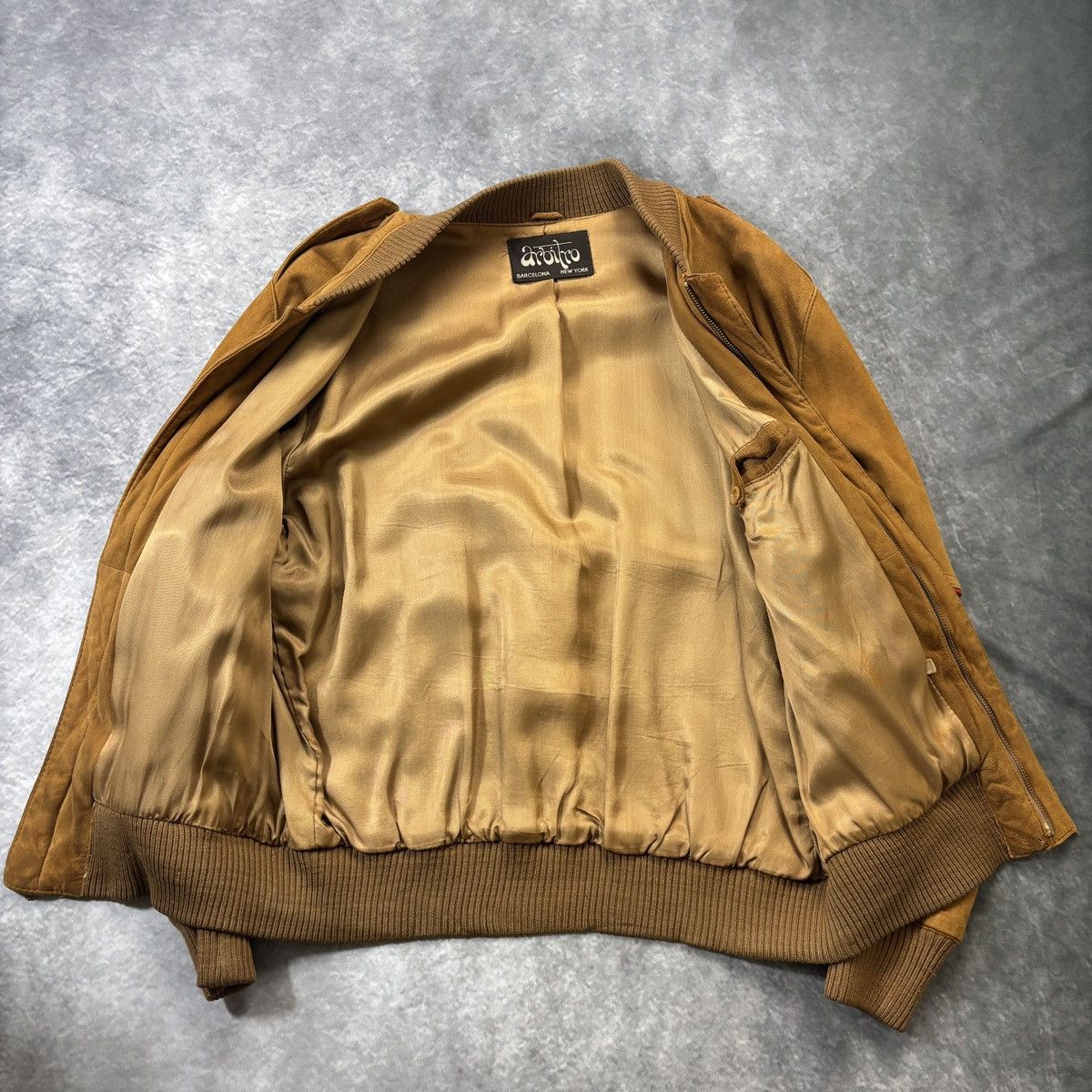 Other × Vintage 1970s Suede Bomber Jacket 70s Vintage Spanish Wheat Brown S Size US S / EU 44-46 / 1 - 3 Thumbnail