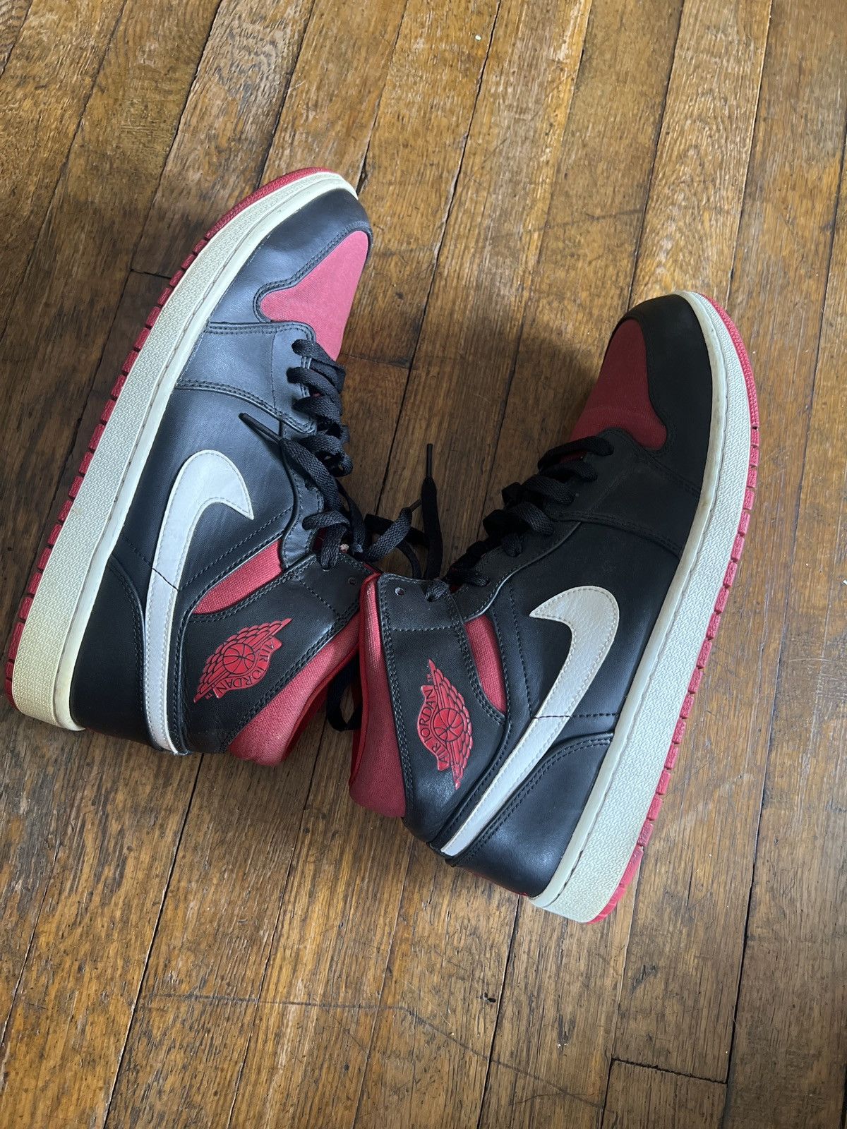 Jordan Brand Jordan Retro 1 Black Gym Red Size US 11.5 / EU 44-45 - 2 Thumbnail