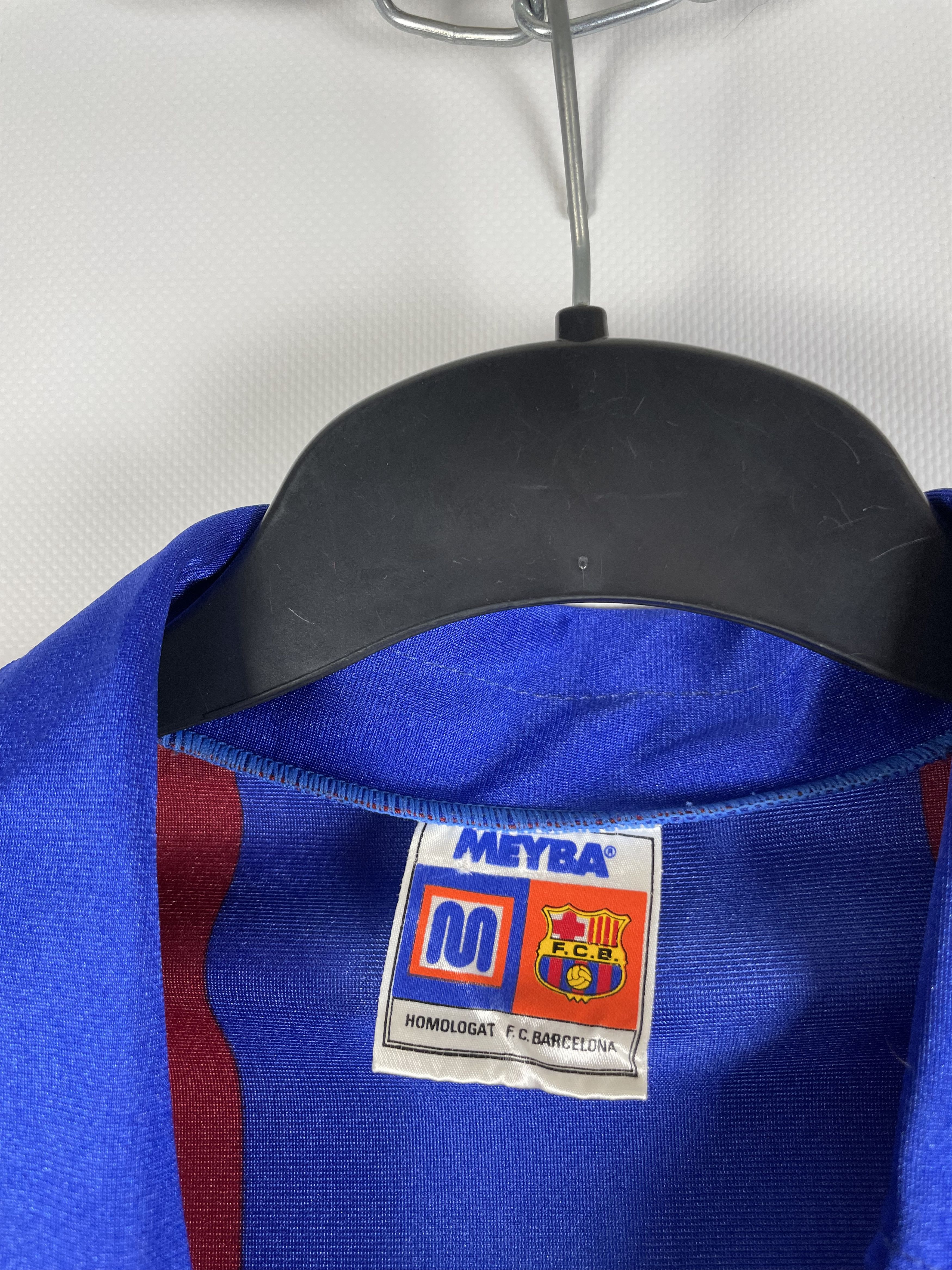 Vintage BARCELONA 1984/1989 HOME FOOTBALL SHIRT MEYBA VINTAGE Size US M / EU 48-50 / 2 - 6 Thumbnail