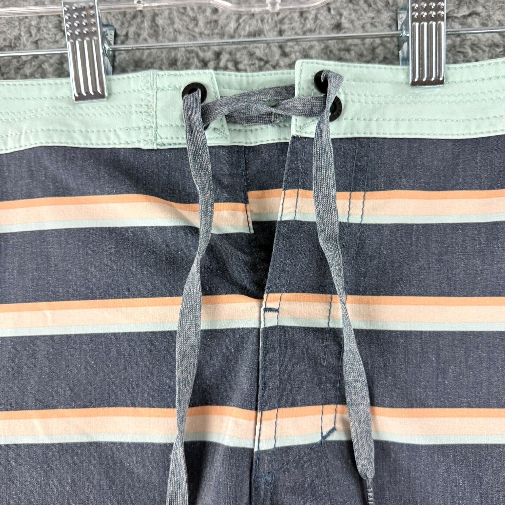 Roark Roark Chiller Ninepin Boardshorts Mens 32 Gray Stripe Surf Beach Outdoors Board Shorts Mens 32 Gray Stripe Beach Outdoors Size US 32 / EU 48 - 3 Thumbnail