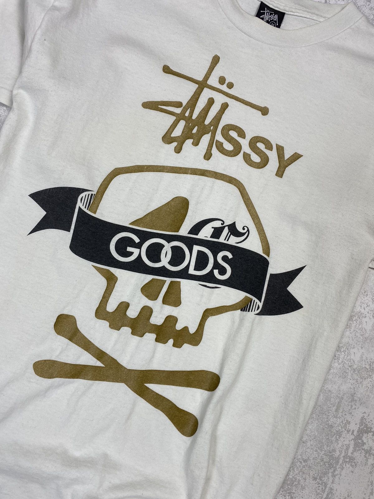 Stussy STUSSY Skull & Bones Goods T-Shirt | Vintage Graphic Tee Size US M / EU 48-50 / 2 - 6 Thumbnail