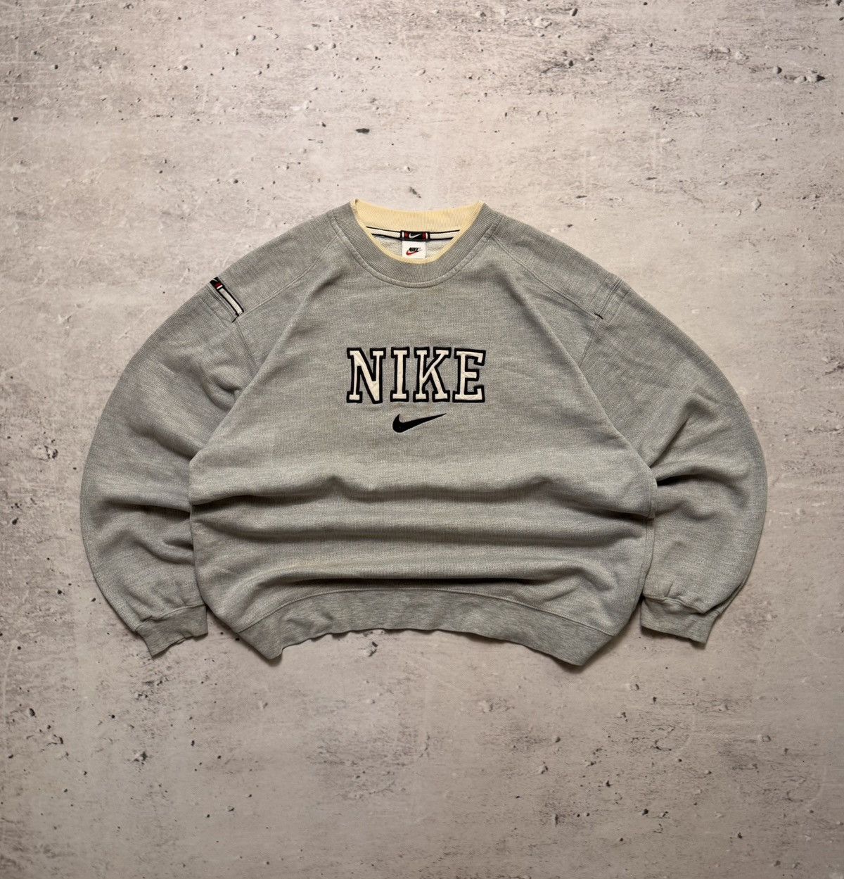 Nike × Vintage NIKE VINTAGE CENTER LOGO OVERSIZE BOXY SWEATSHIRT Size US L / EU 52-54 / 3 - 1 Thumbnail
