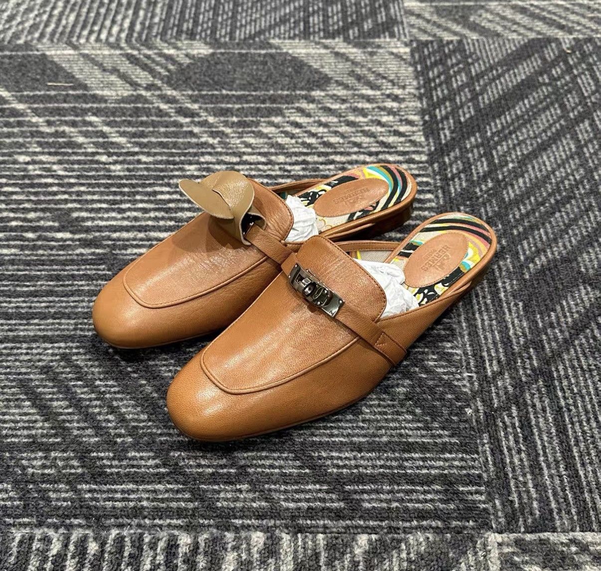 Hermes Hermès Kelly Brown Silver Buckle Mules J42 Size US 8 / IT 38 - 1 Thumbnail