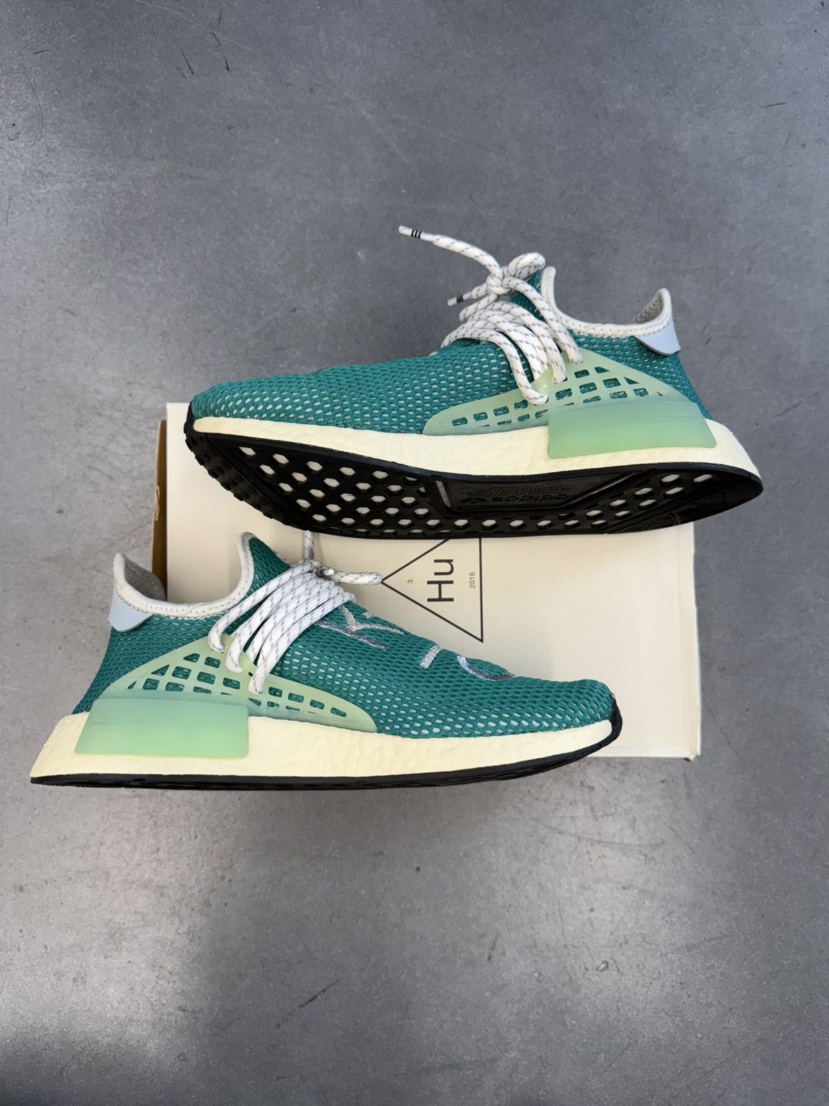 Adidas × Pharrell 2020 Adidas NMD Hu Pharrell Dash Green Size US 8.5 / EU 41-42 - 2 Thumbnail