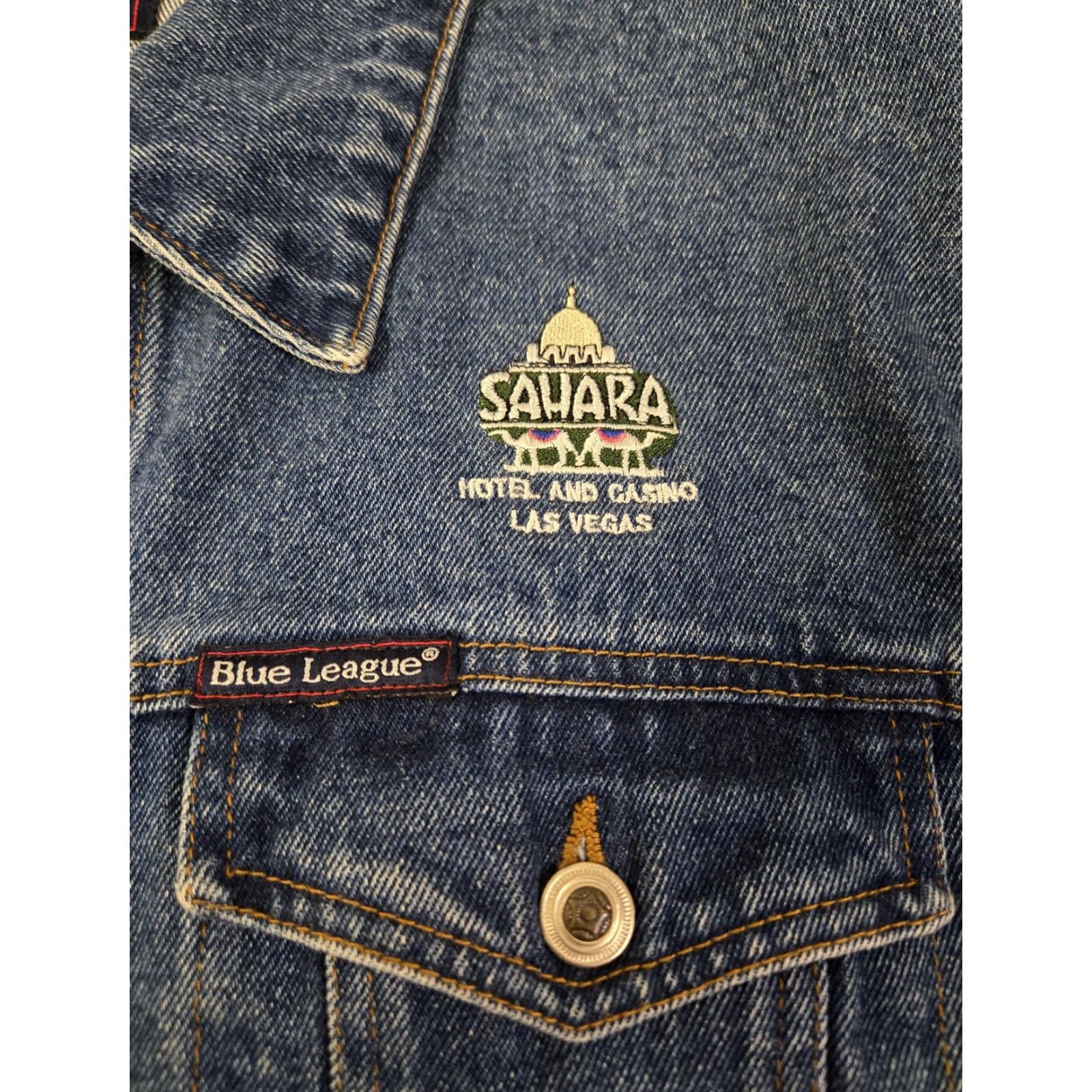 Denime Blue League Denim Jacket Mens Large Blue Trucker Sahara Hotel Casino Vegas Logo Size US L / EU 52-54 / 3 - 4 Thumbnail