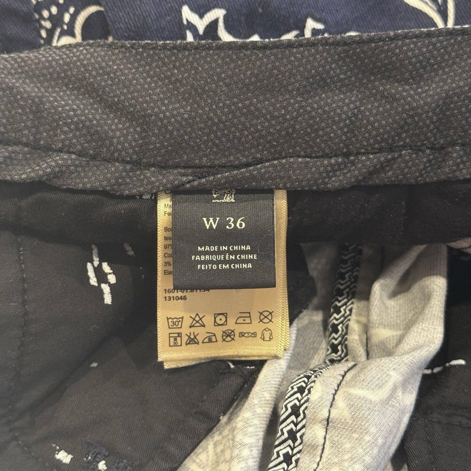 Scotch & Soda Scotch & Soda Navy Floral Bermuda Shorts in Size 36 Size US 36 / EU 52 - 5 Thumbnail