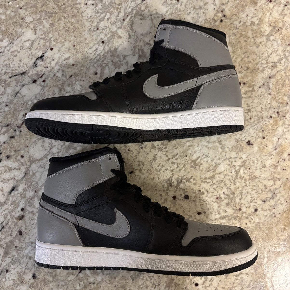 Jordan Brand Size 12- Jordan 1 high OG Shadow (2013) BRAND NEW Size US 12 / EU 45 - 3 Thumbnail
