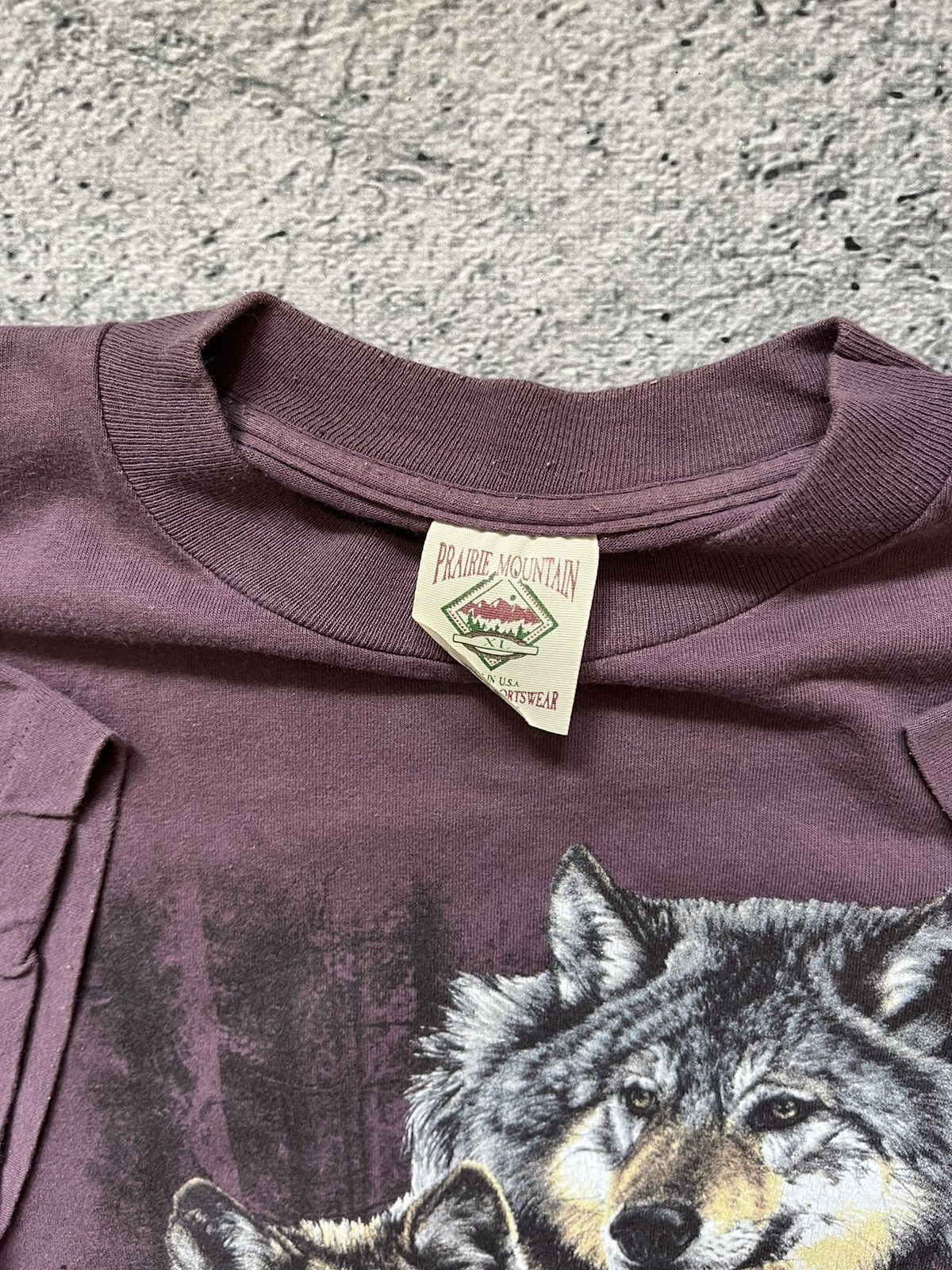 Vintage 90s Vintage Wolf T-Shirt Big Logo single stitch made in USA Size US XL / EU 56 / 4 - 5 Thumbnail