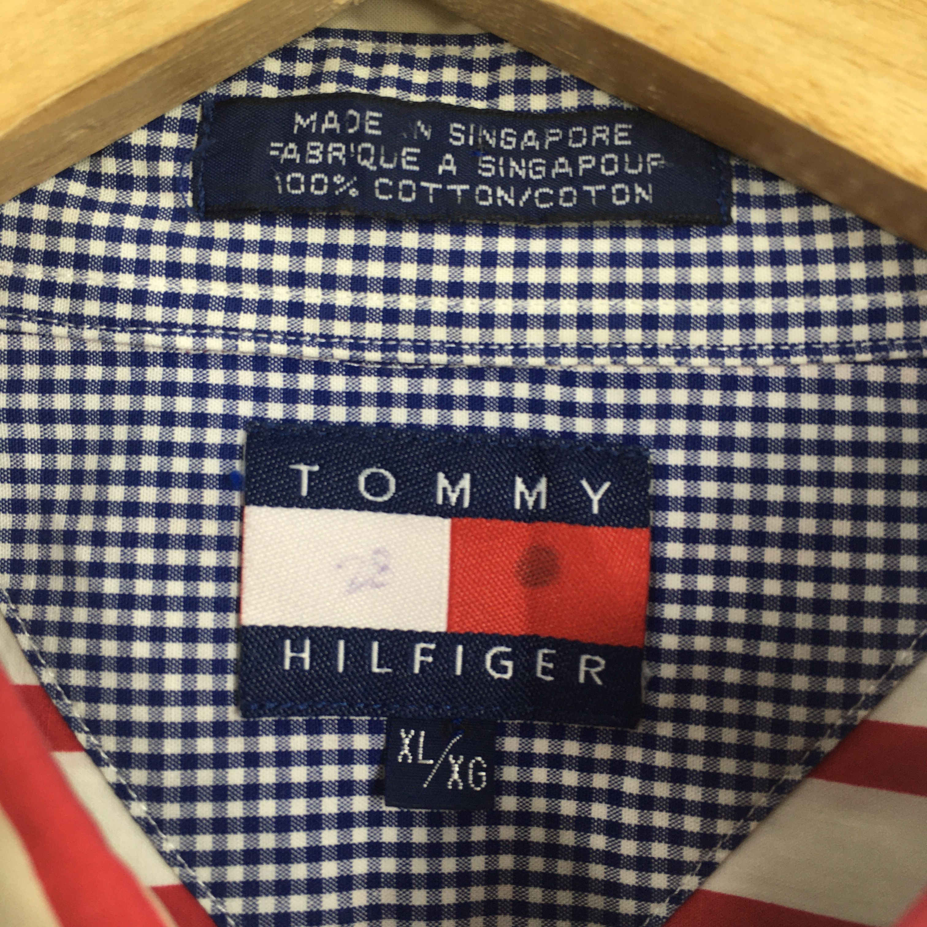 Tommy Hilfiger × Vintage Vintage Tommy Hilfiger Red Stripes Oxfords Button Down XL Size US XL / EU 56 / 4 - 4 Thumbnail