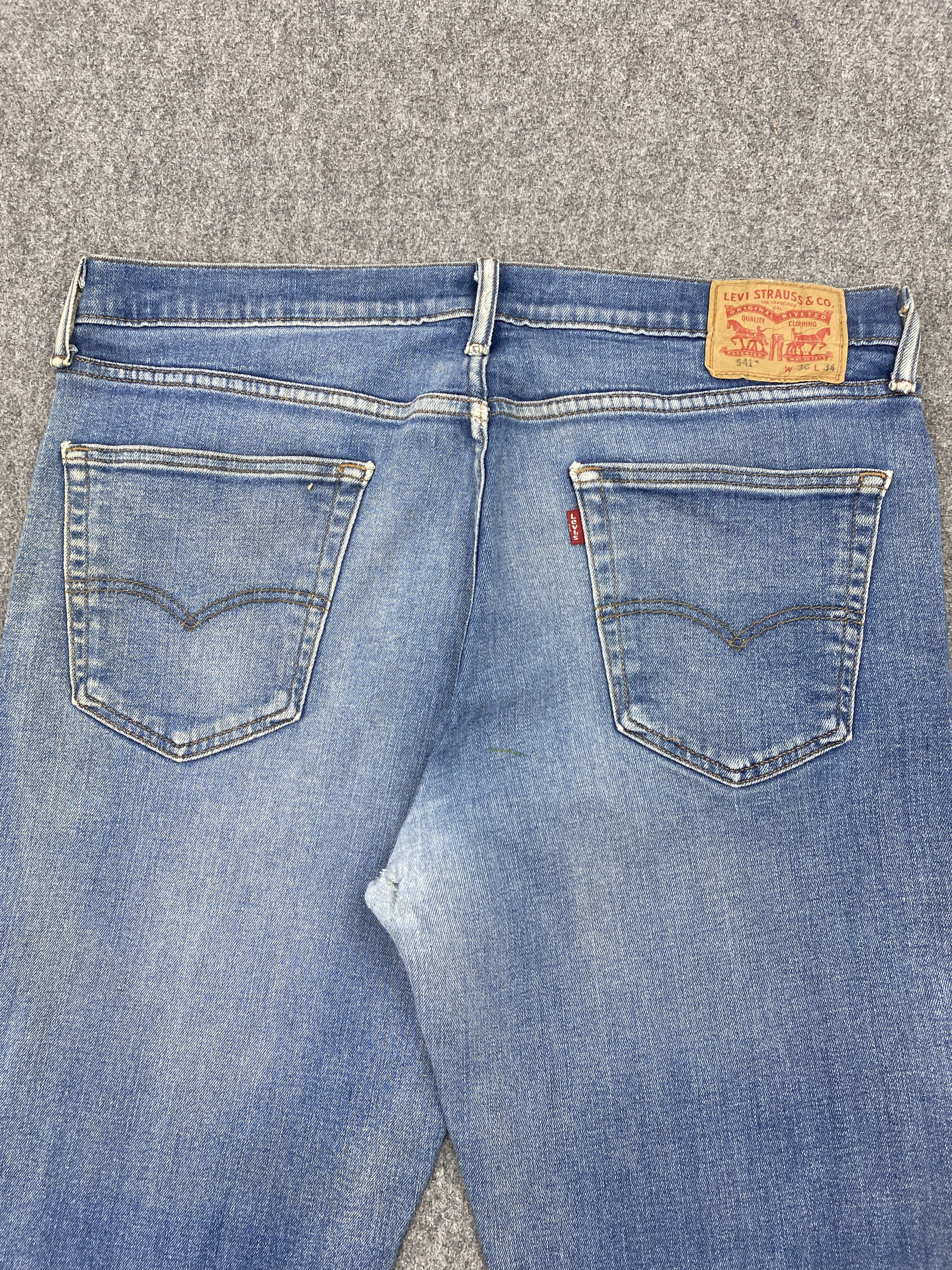 Levi's Vintage Levis 541 Faded Blue Jeans DP2340 Size US 36 / EU 52 - 4 Thumbnail