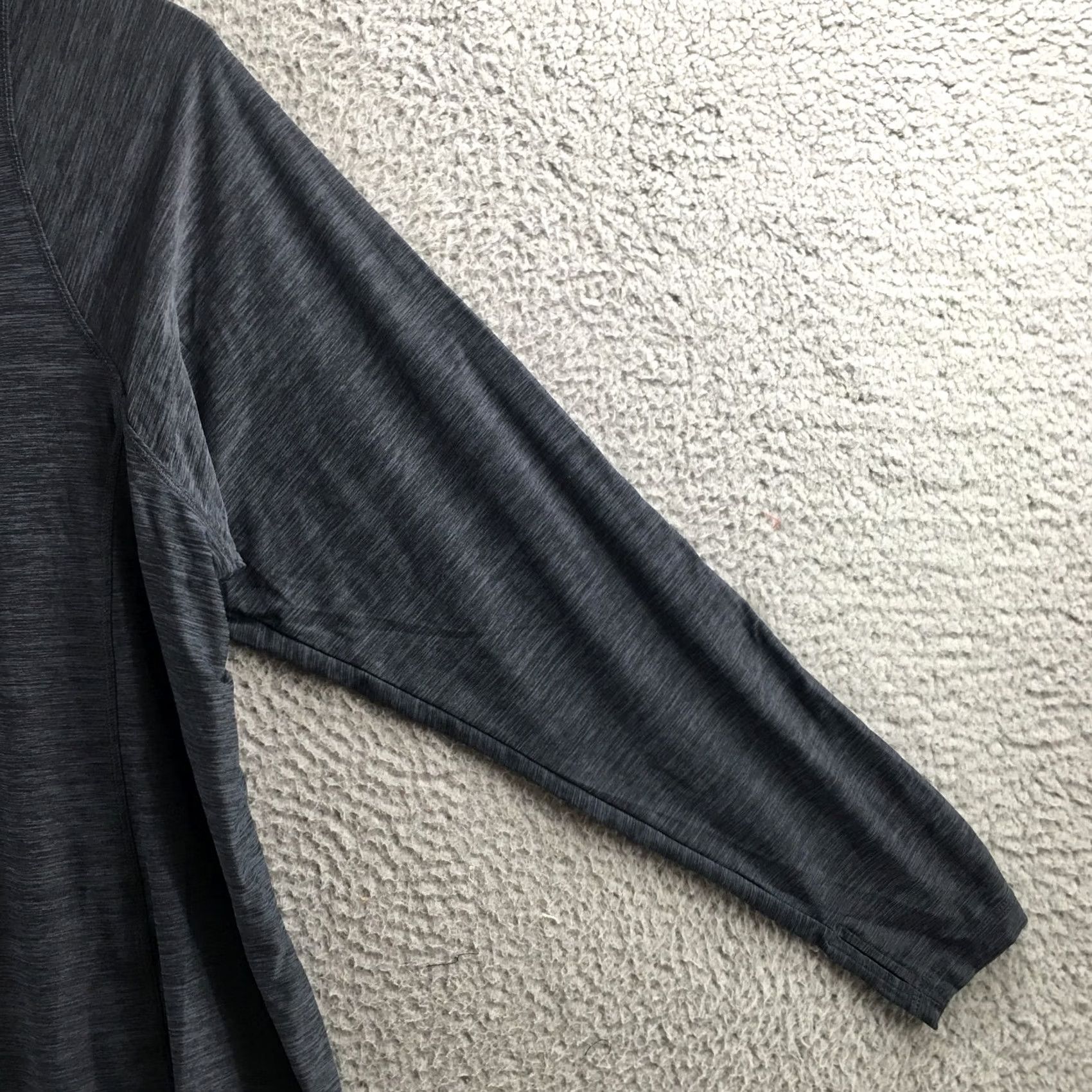 Calvin Klein Calvin Klein Quick Dry T-Shirt Womens 2X Gray Long Sleeve Pullover Crew Neck Size XXL / US 16-18 / IT 52-54 - 4 Thumbnail